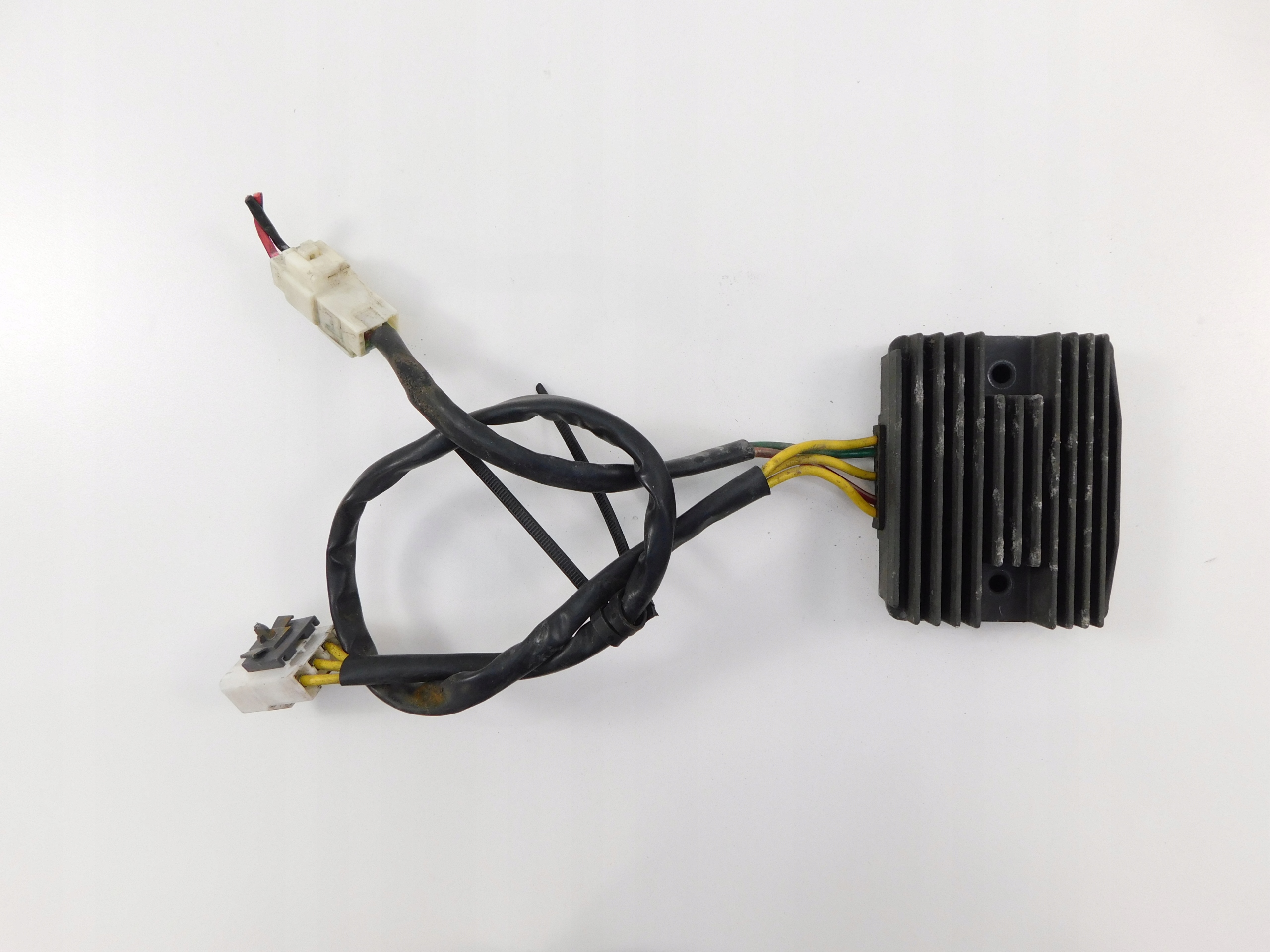 PIAGGIO X10 350 регулятор напряжения 5 PIN