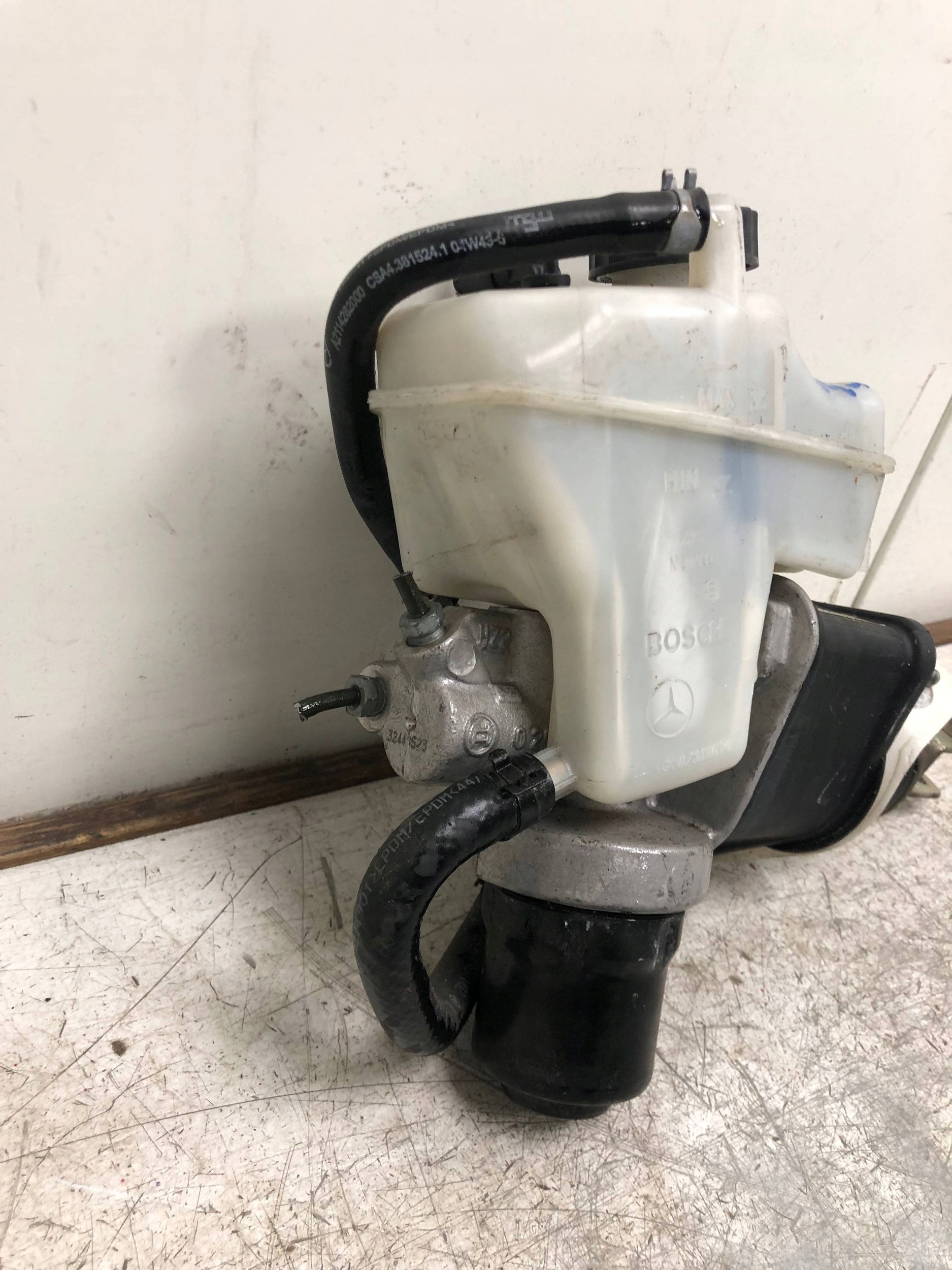 Servo Bremse MERCEDES W211 KOMBI A0004300312