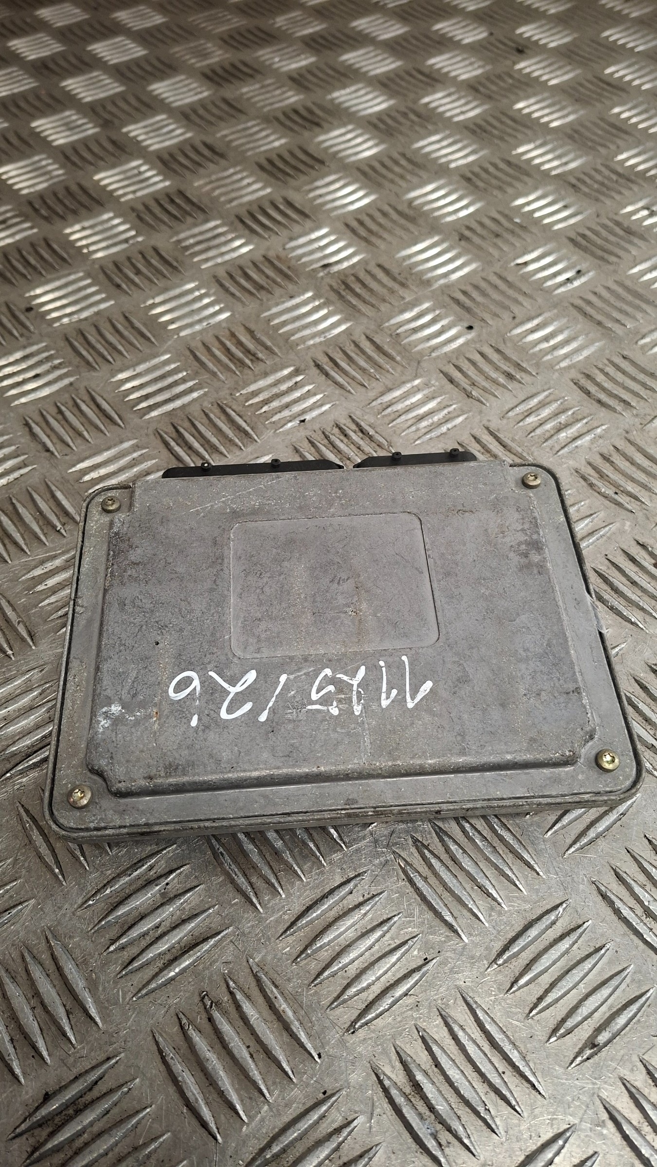 control unit of the engine VW GOLF IV 1.6