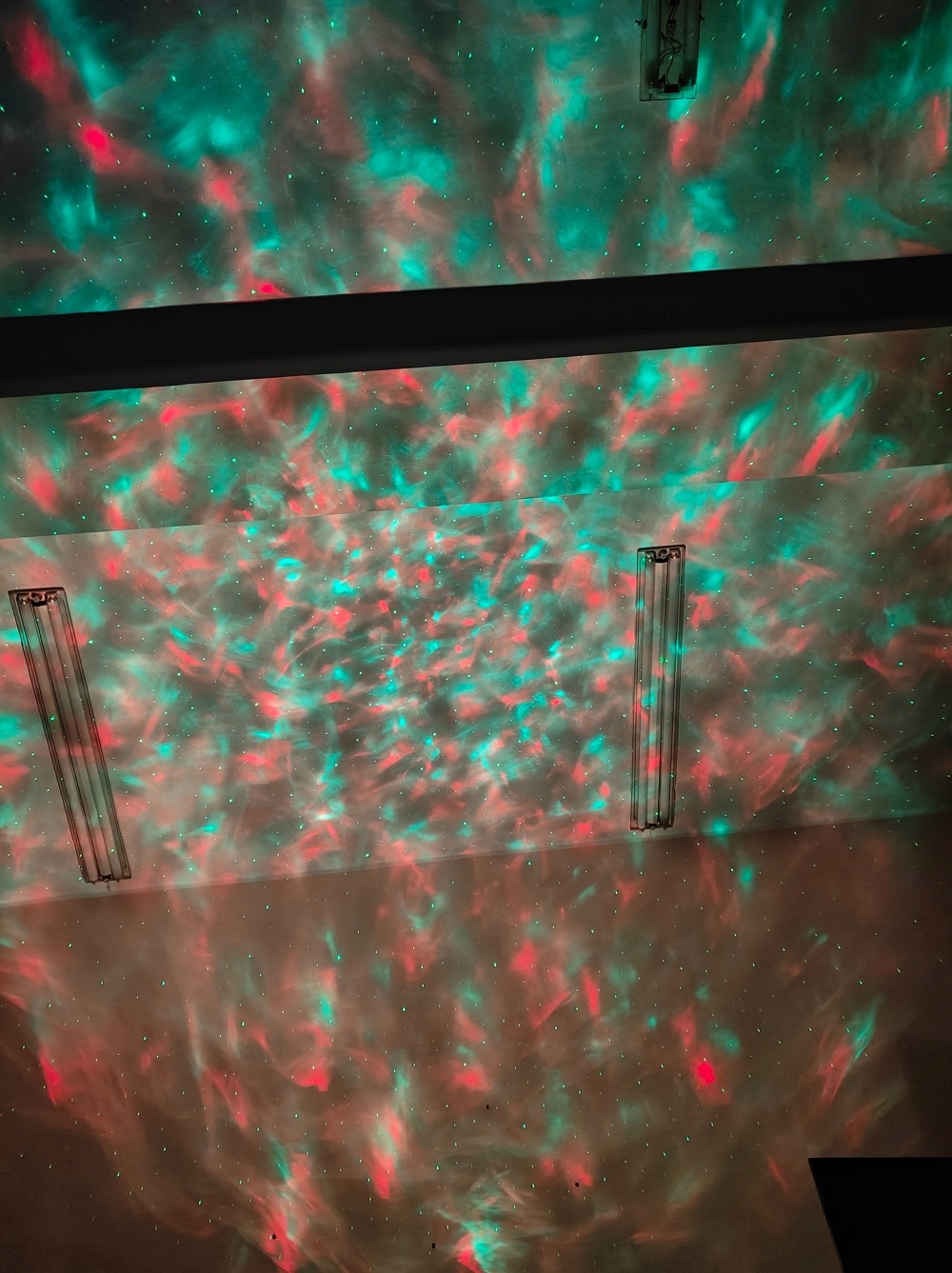 PROJEKTOR GWIAZD LAMPKA NOCNA RZUTNIK LED DO SYPIALNI DLA DZIECI NA PREZENT Marka Mik-Star