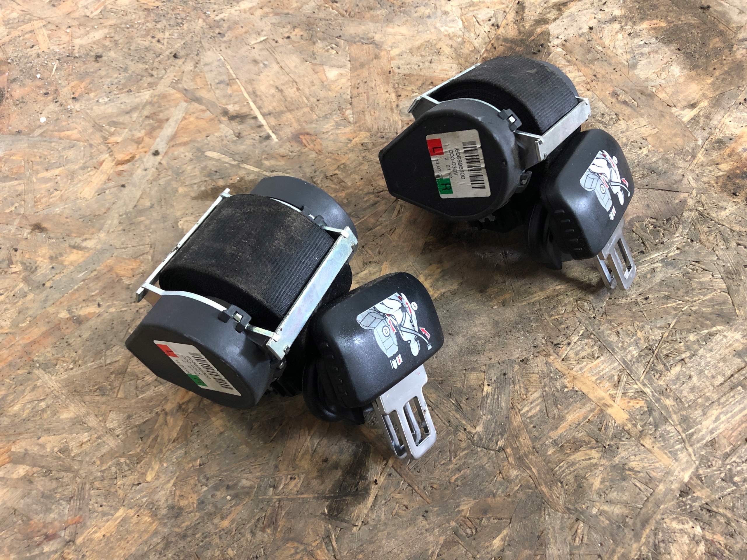 Q7 4l ремінь безпеки 7 осіб 3 ряд лівий правий