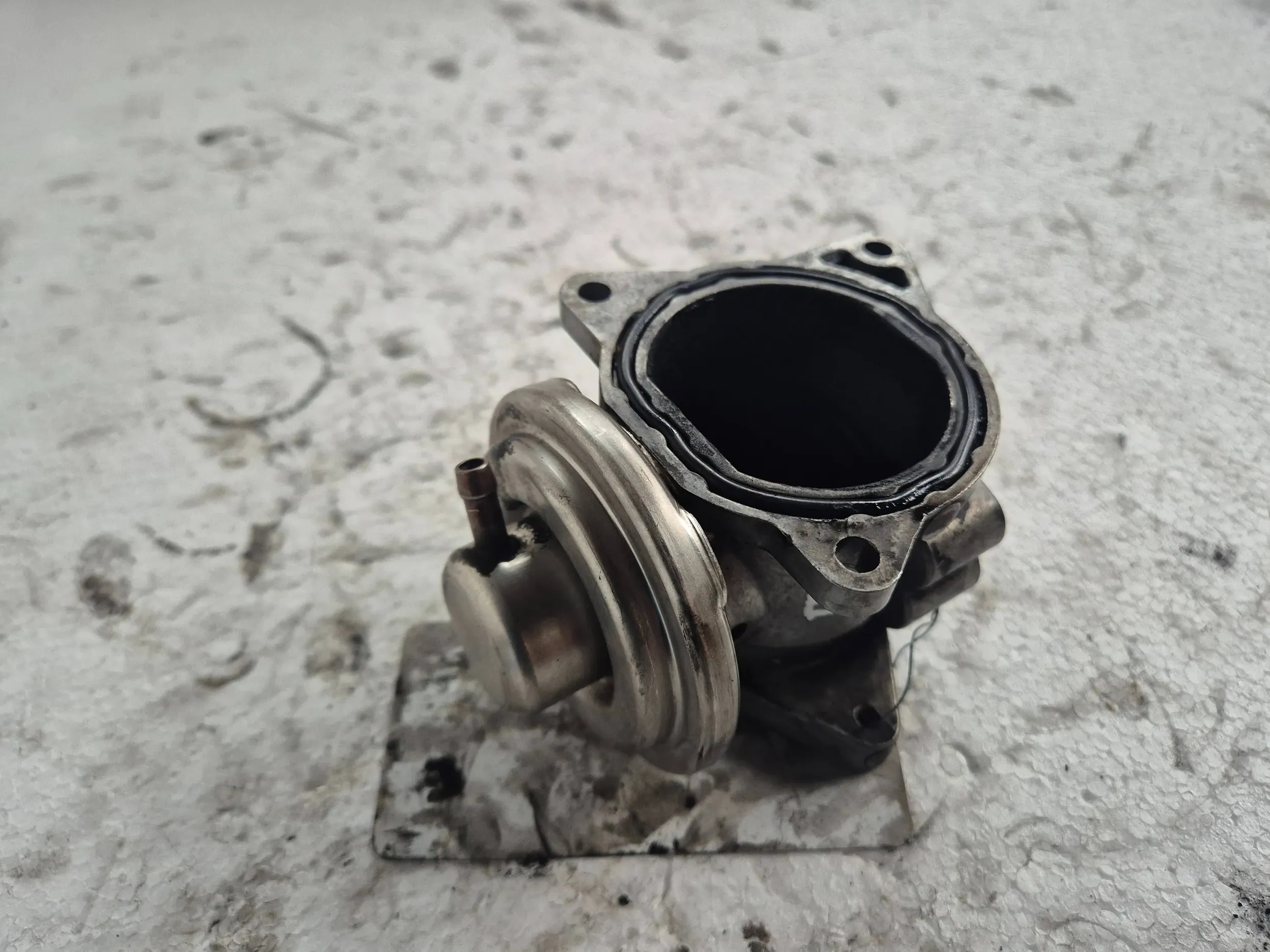 AGR-Ventil 038129637D Vw Golf V 1.9 2.0 TDI 03