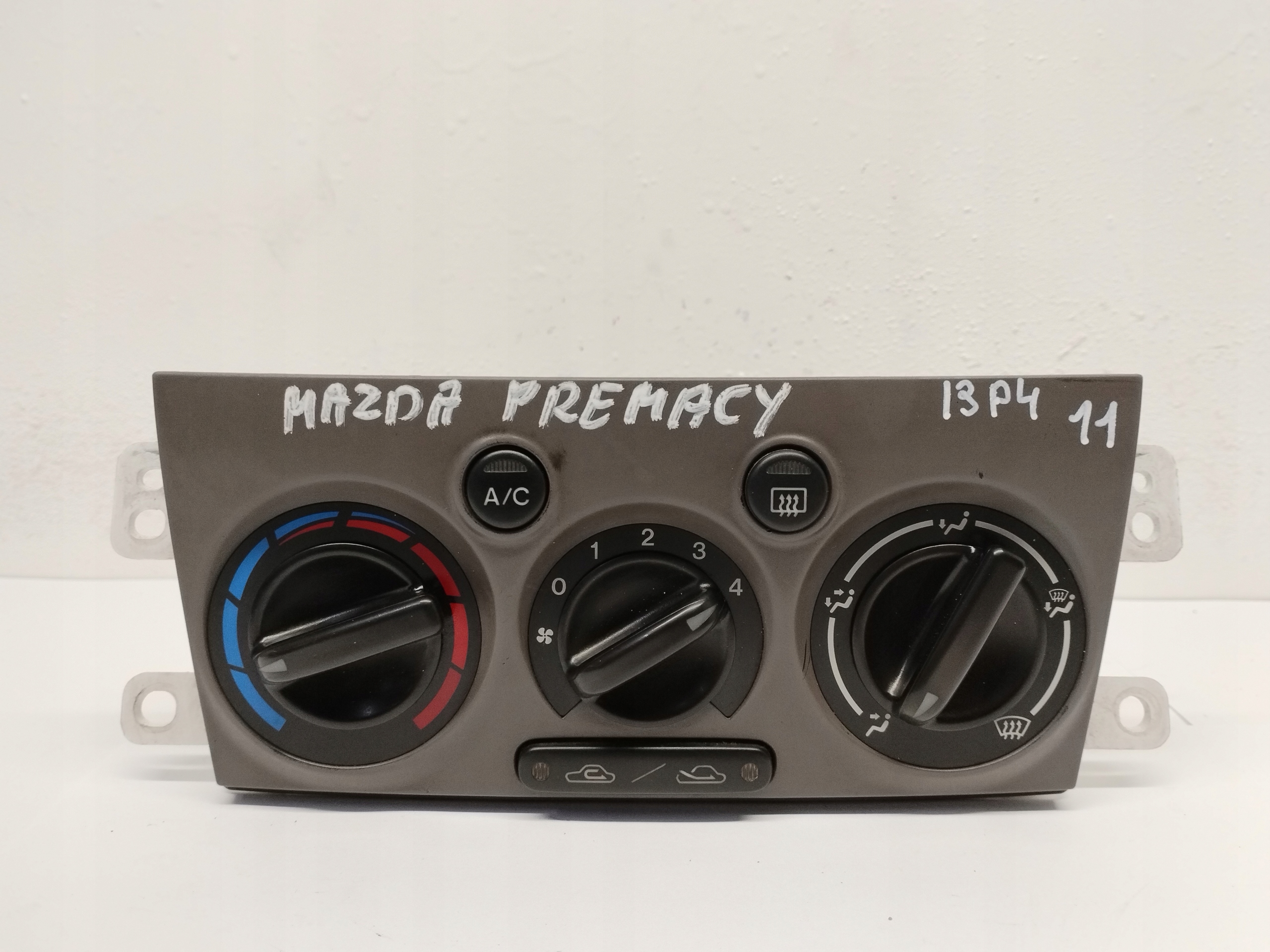 Panel des lüfters klimaanlage Mazda Premacy CB08A