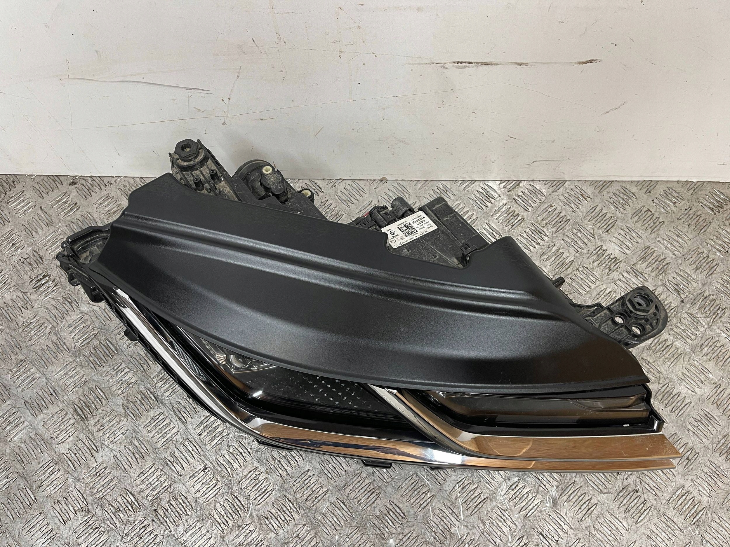 REFLEKTOR light front right right VOLKSWAGEN ARTEON 3G8941082M