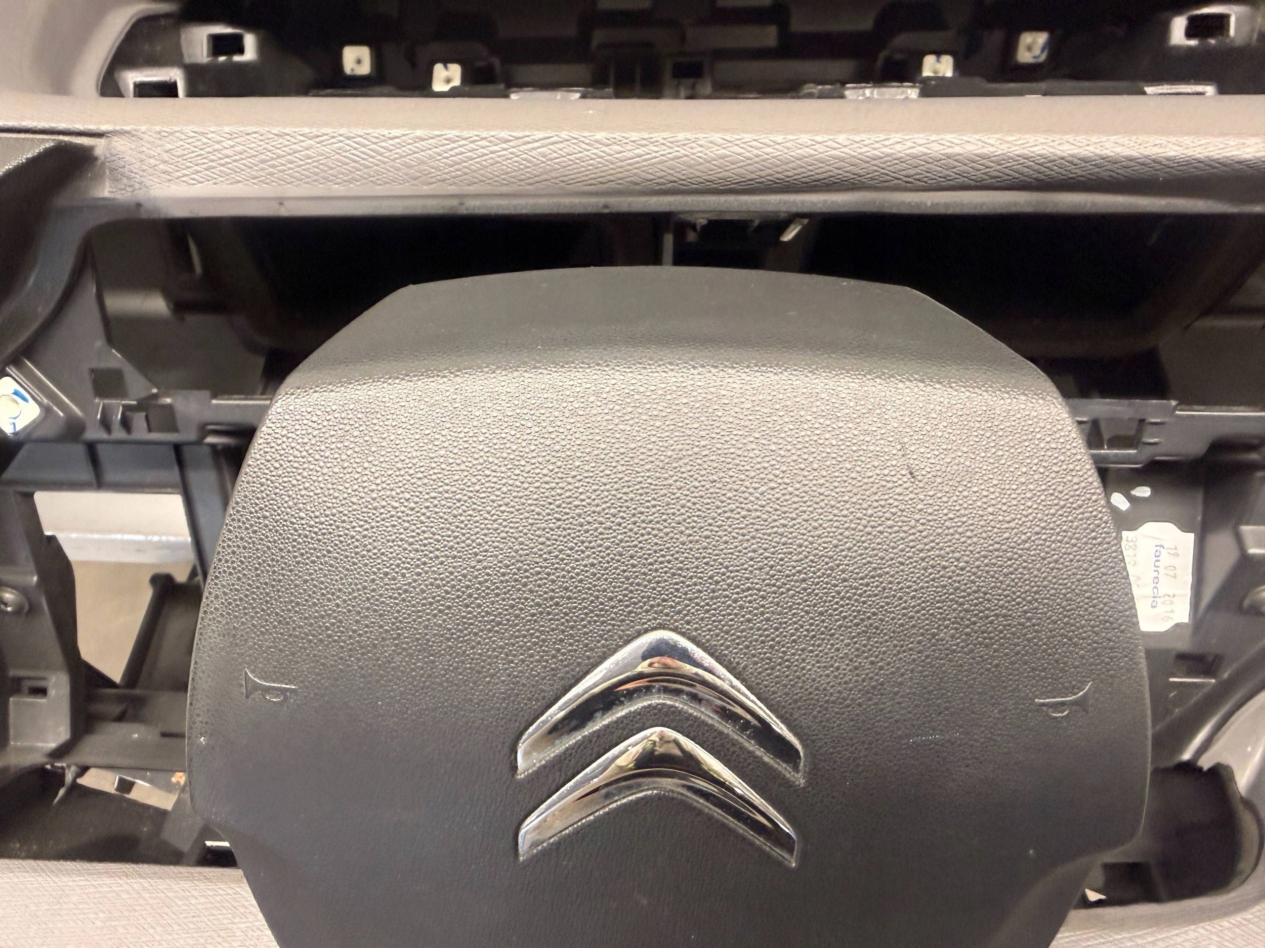 C4 Picasso II dashboard instrument panel console airbag