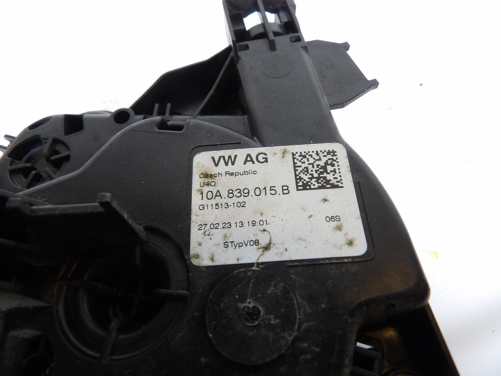 SKODA SCALA lock door rear part left 10A839015B