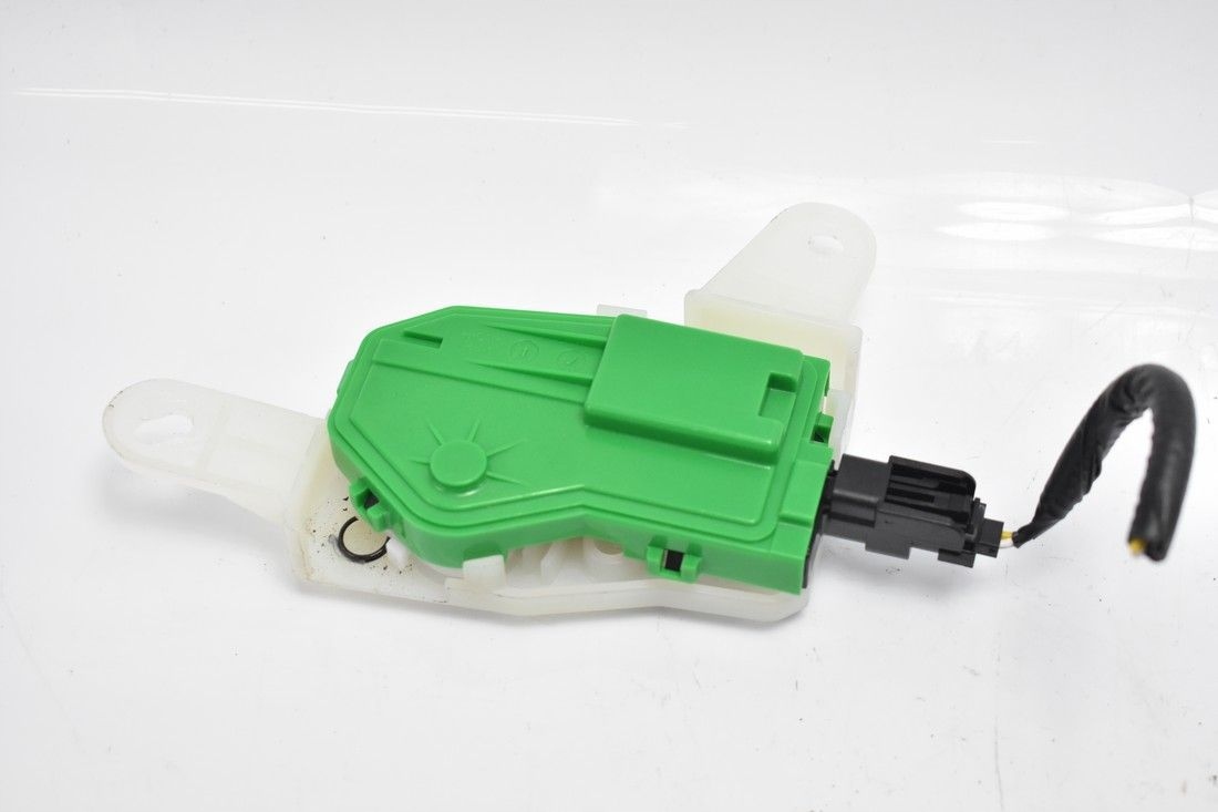 SIŁOWNIK ZAMEK KLAPKI WLEWU PALIWA CEED III 18-