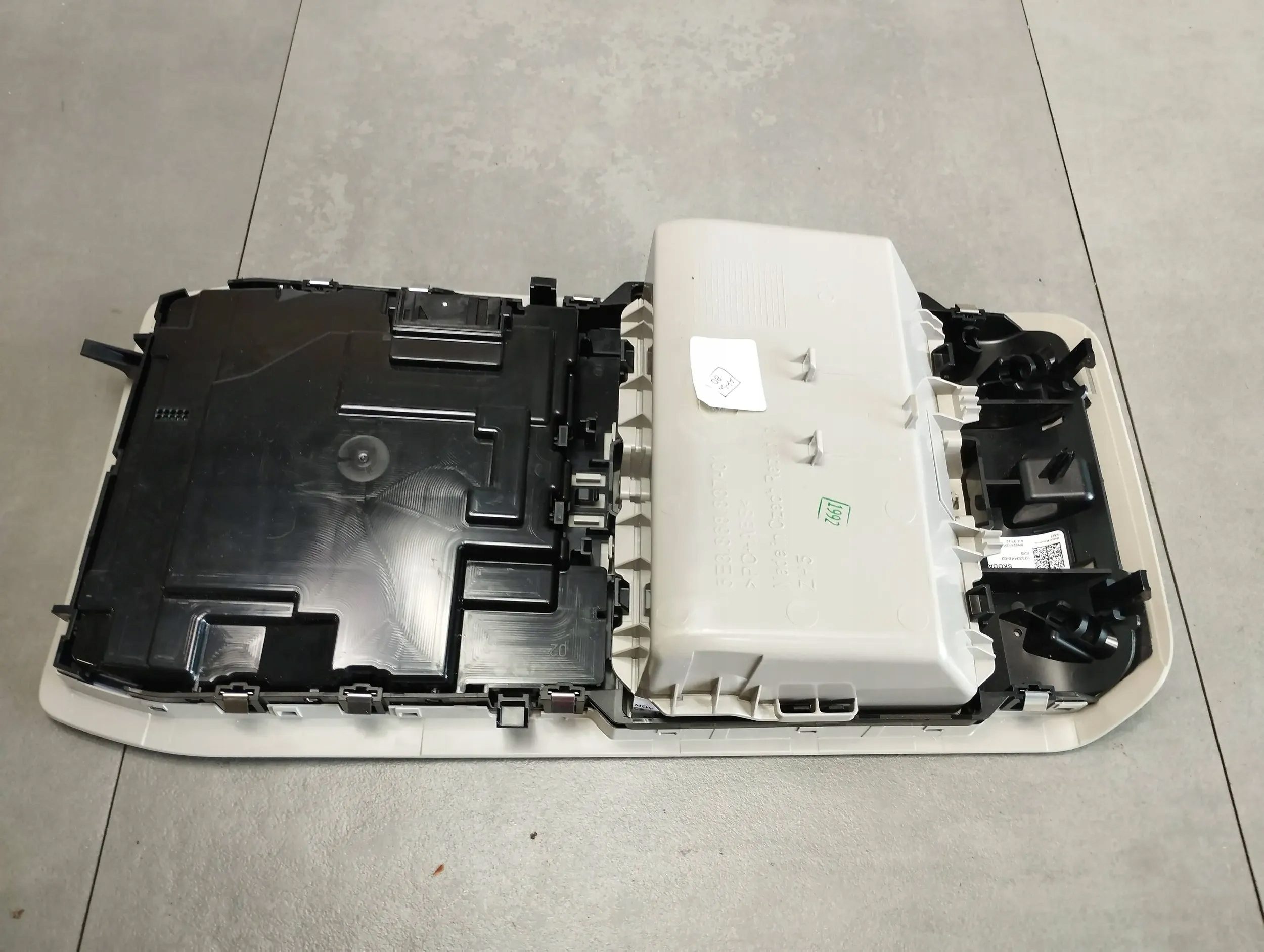 Skoda Octavia Mk4 FANALE interna cabina 5E3868837A