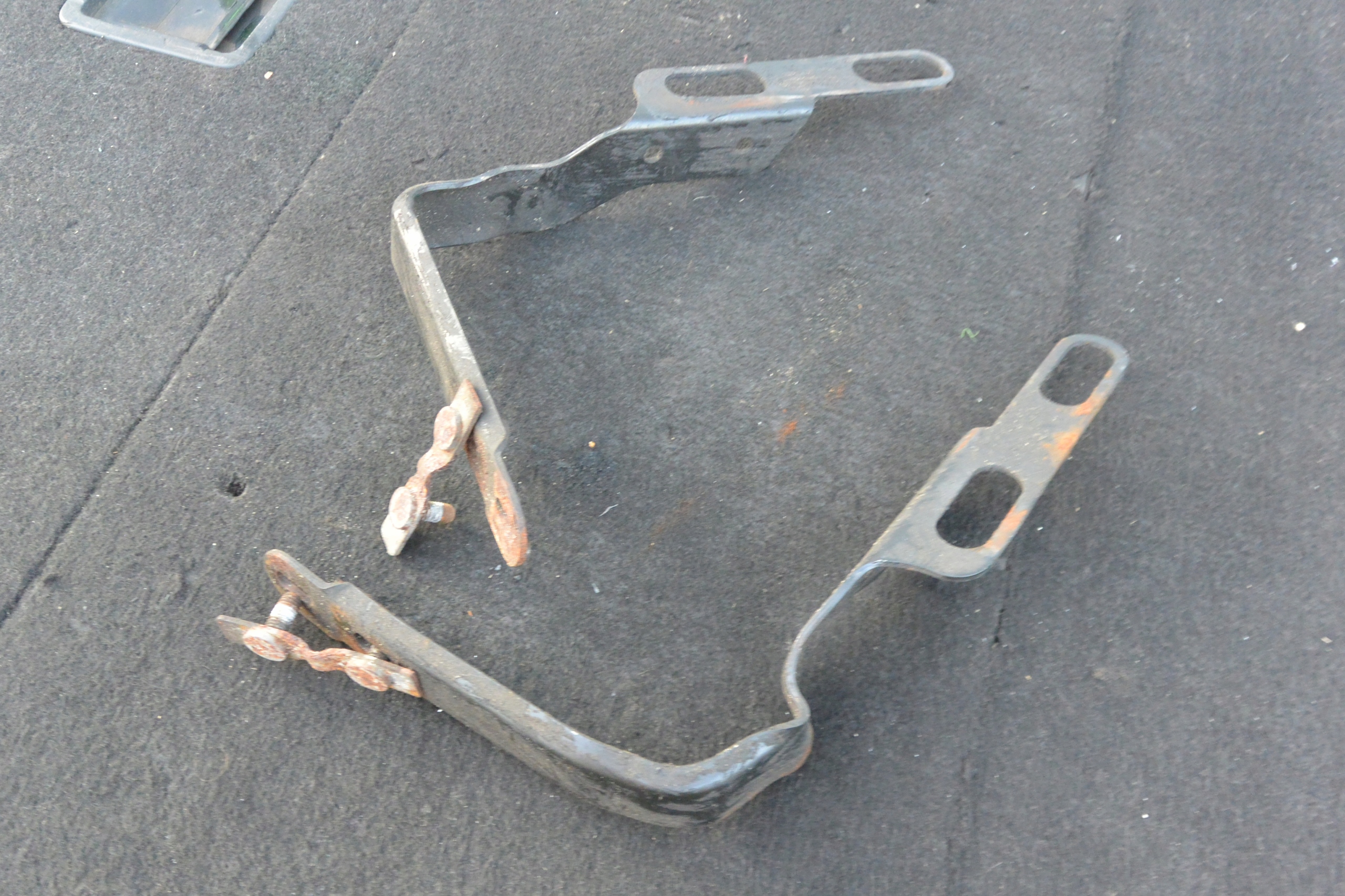 SUPPORT PLAQUE KATALIZATORA MERCEDES W211 W219 V6 V8