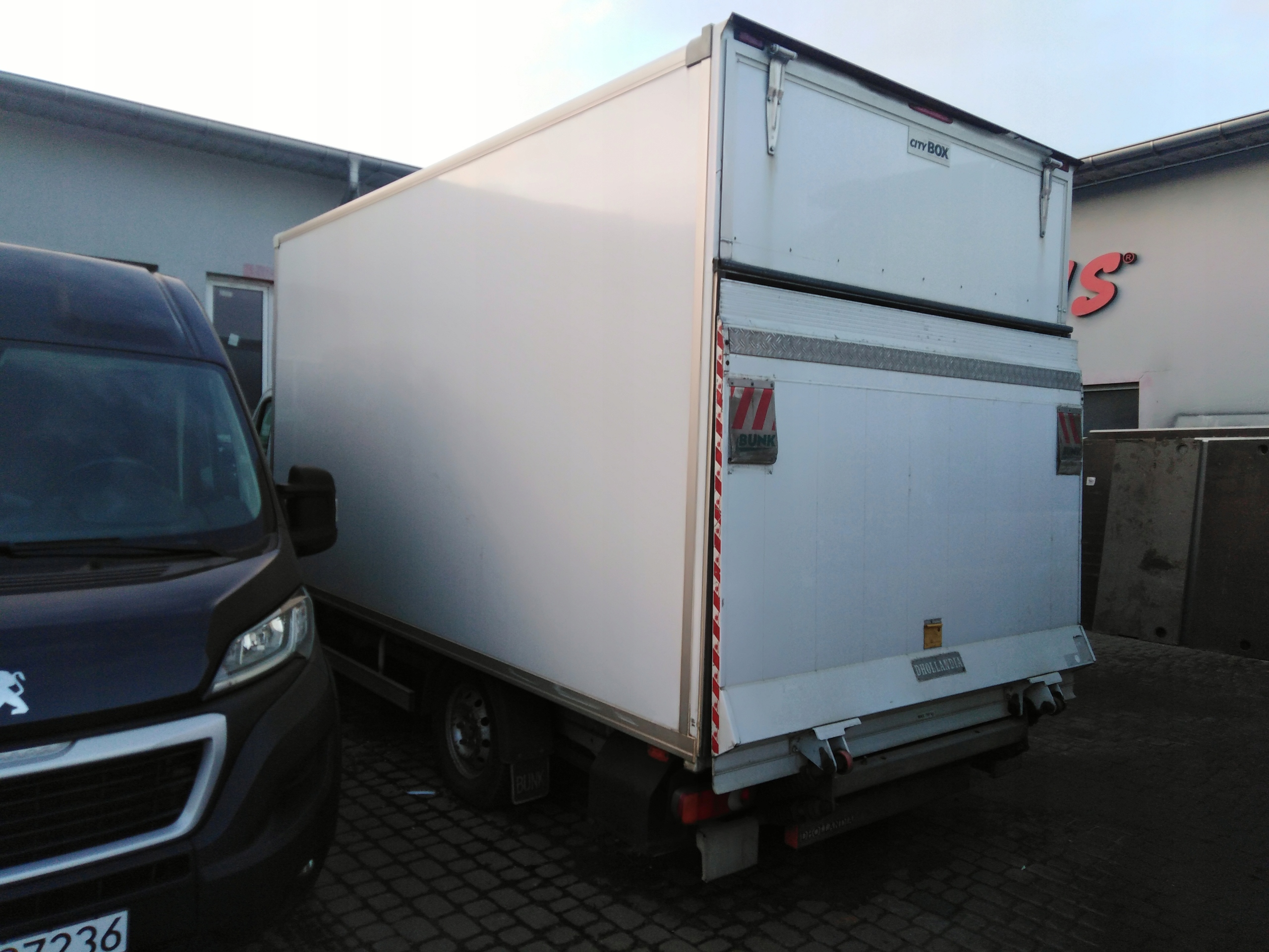 KONTENER ZABUDOWA MAGAZYN KAŻDY RODZAJ BUSA 413X218X228