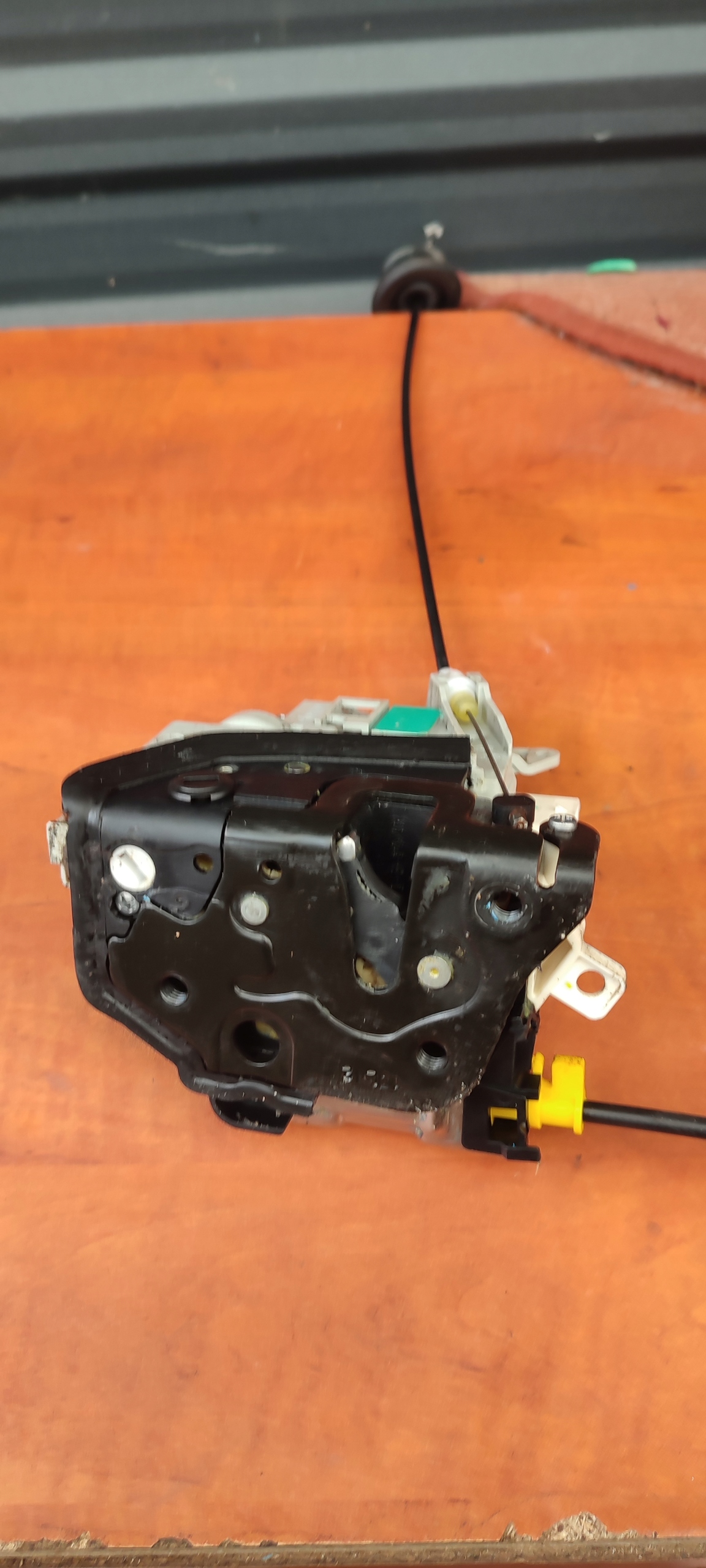 lock door left rear AUDI A4 B8 A5 Q5 8K0839015D