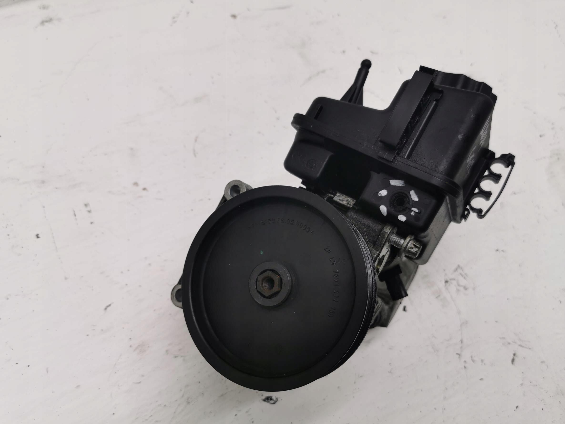 Pompa servosterzo MERCEDES C-KLASA W204 0064662601