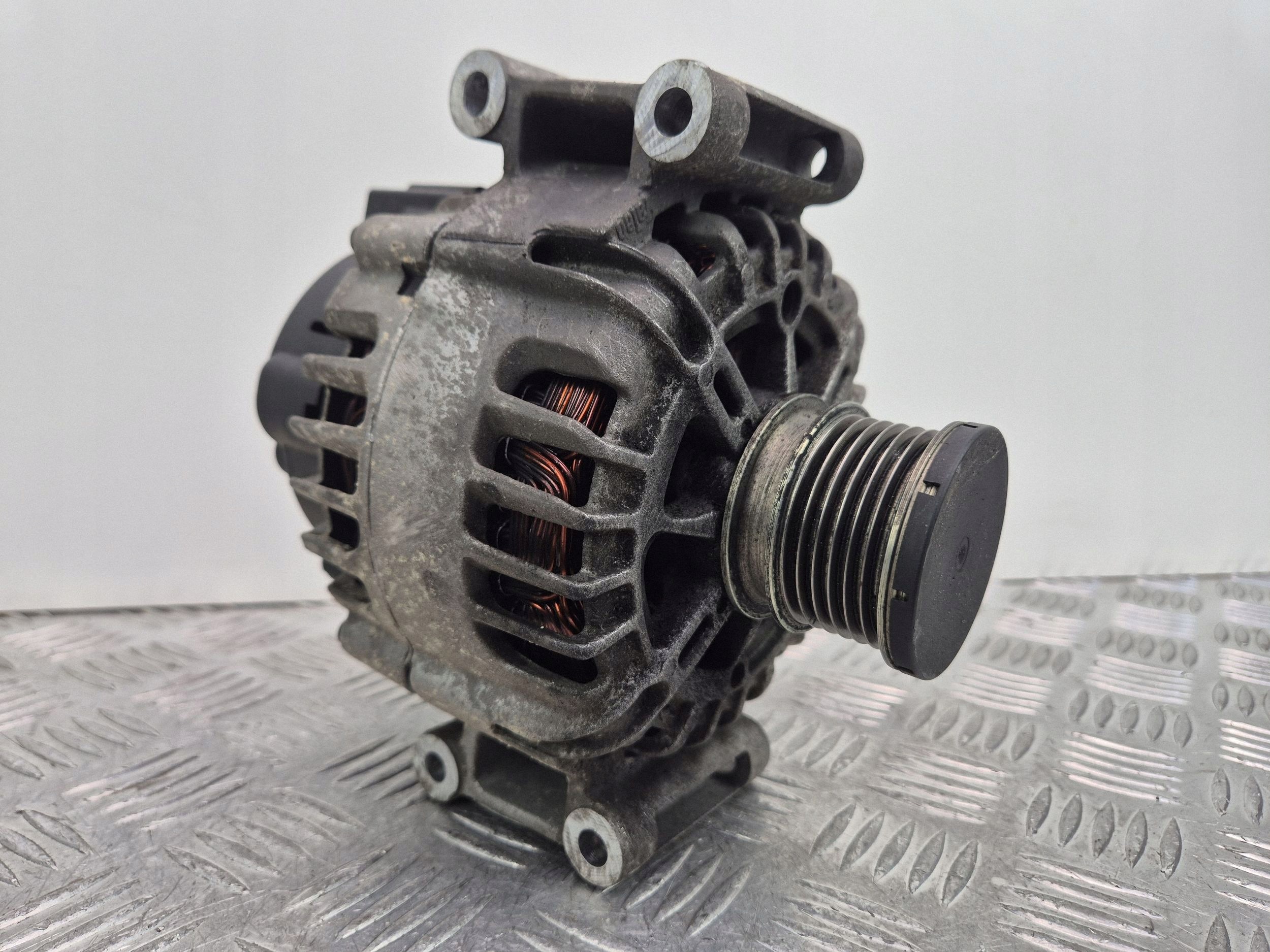 Mercedes E250 CGI C207 Alternator A0009067902 M271860