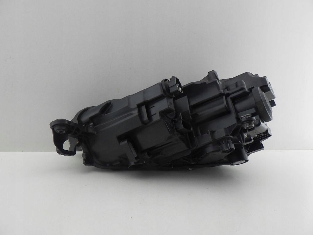 SKODA SCALA 657 LED 19- light front right