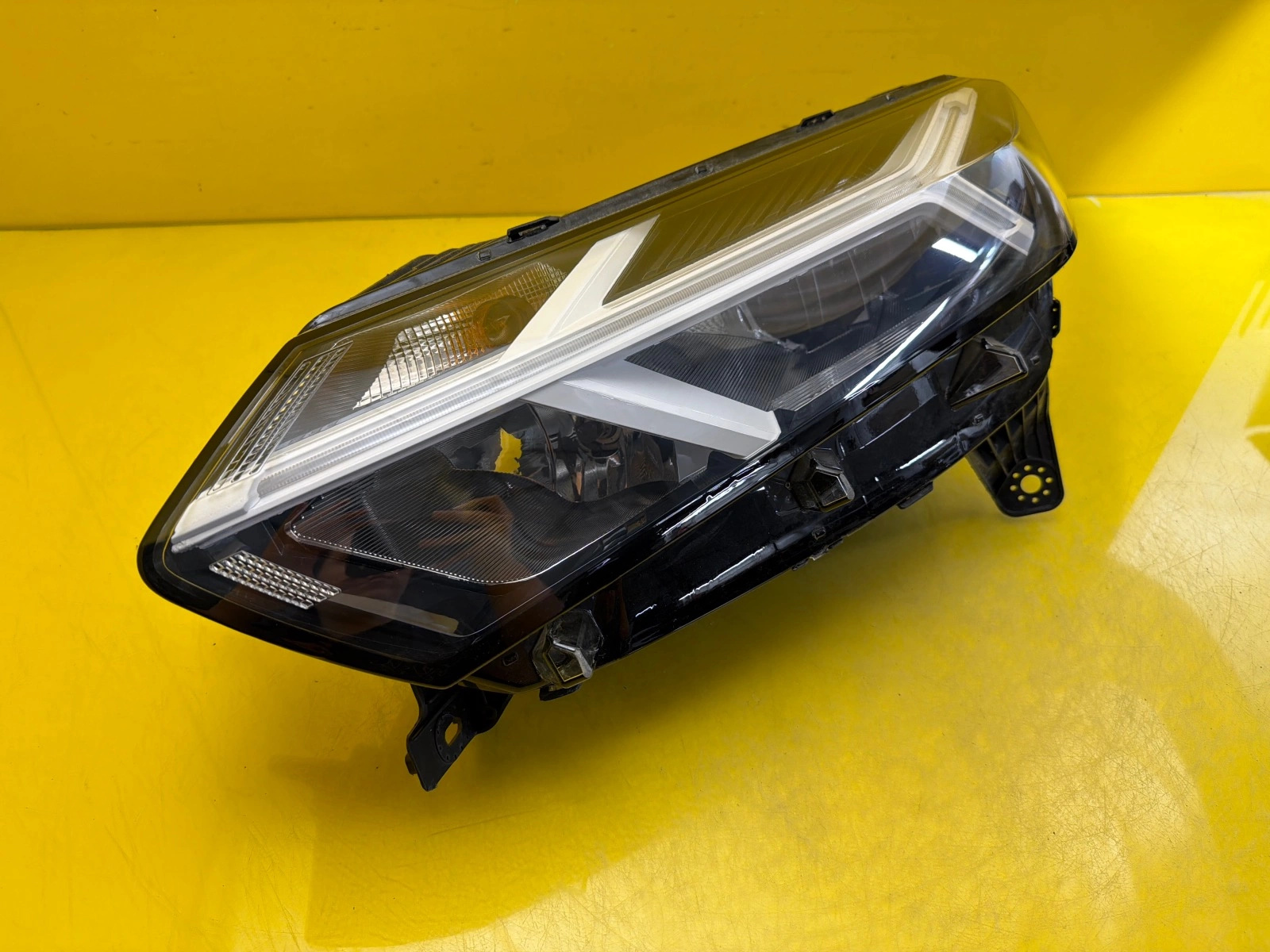 light left Dacia Sandero III 3 Led 260602561R