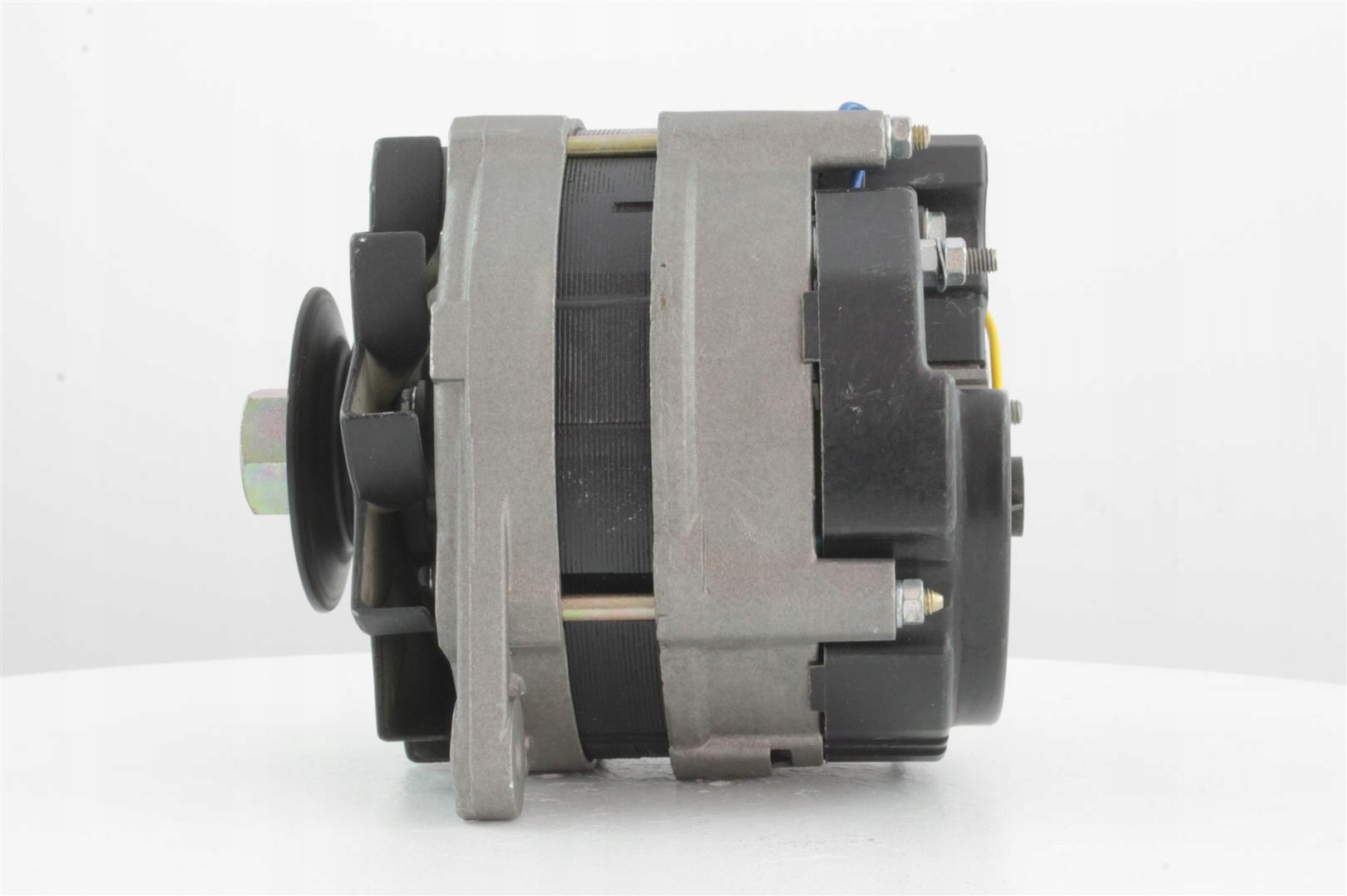 Alternator RENAULT R30 2.7 V6 Stan opakowania oryginalne