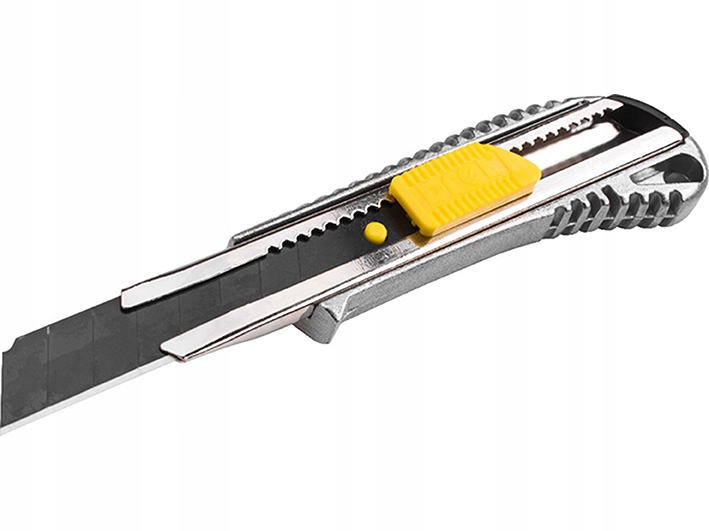 

Nóż metalowy z ostrzem łamanym 18mm Condor
