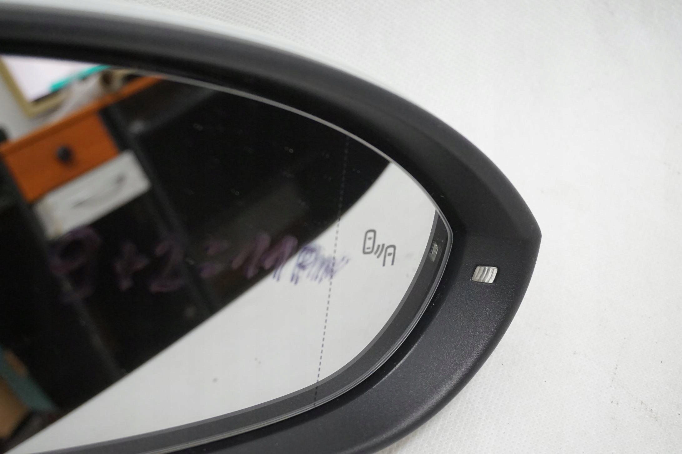 LUSTERKO PRAWE 11PIN VOLKSWAGEN GOLF VII 5G2857502 Producent części Volkswagen OE