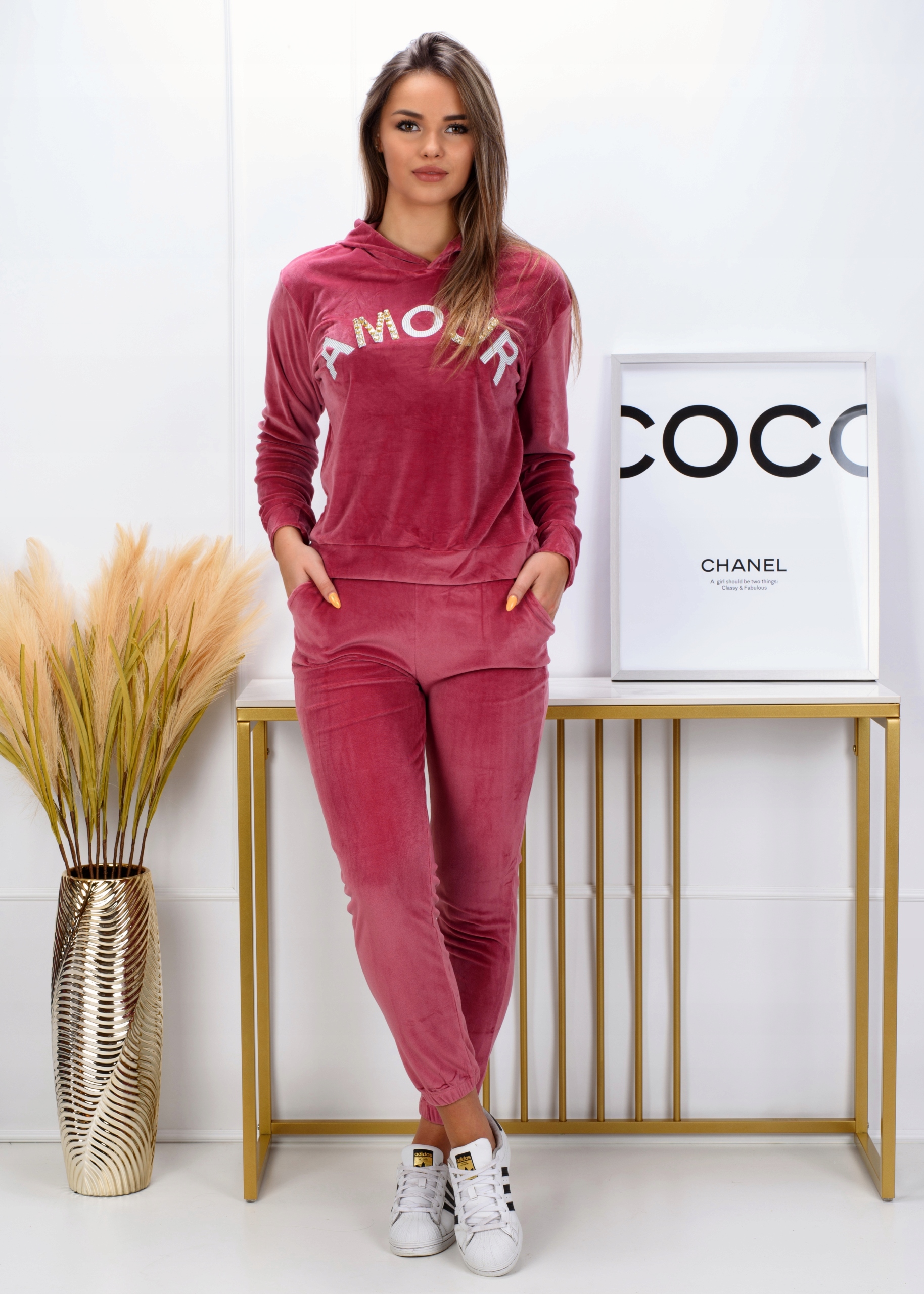 WE342 r. L/XL WELUROWY MODNY KOMPLET DRESOWY Rozmiar L/XL