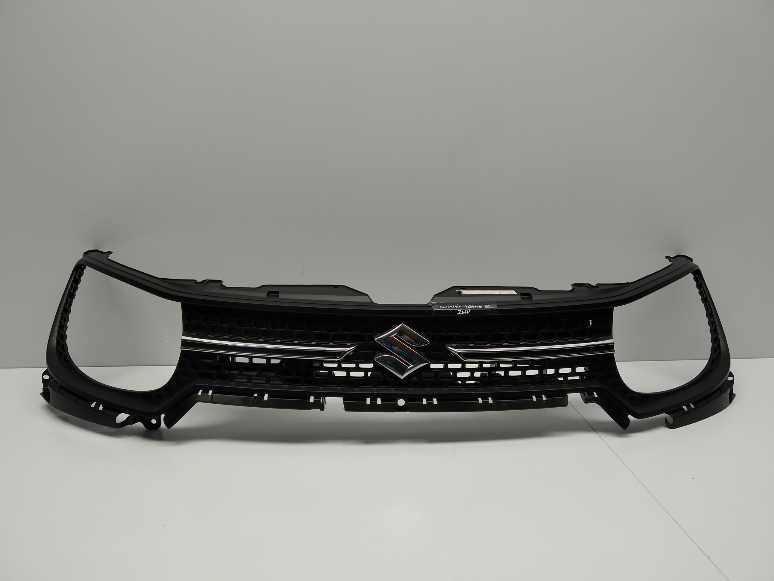 2016+ Suzuki Ignis III front PREKLADgrill front logo before lift
