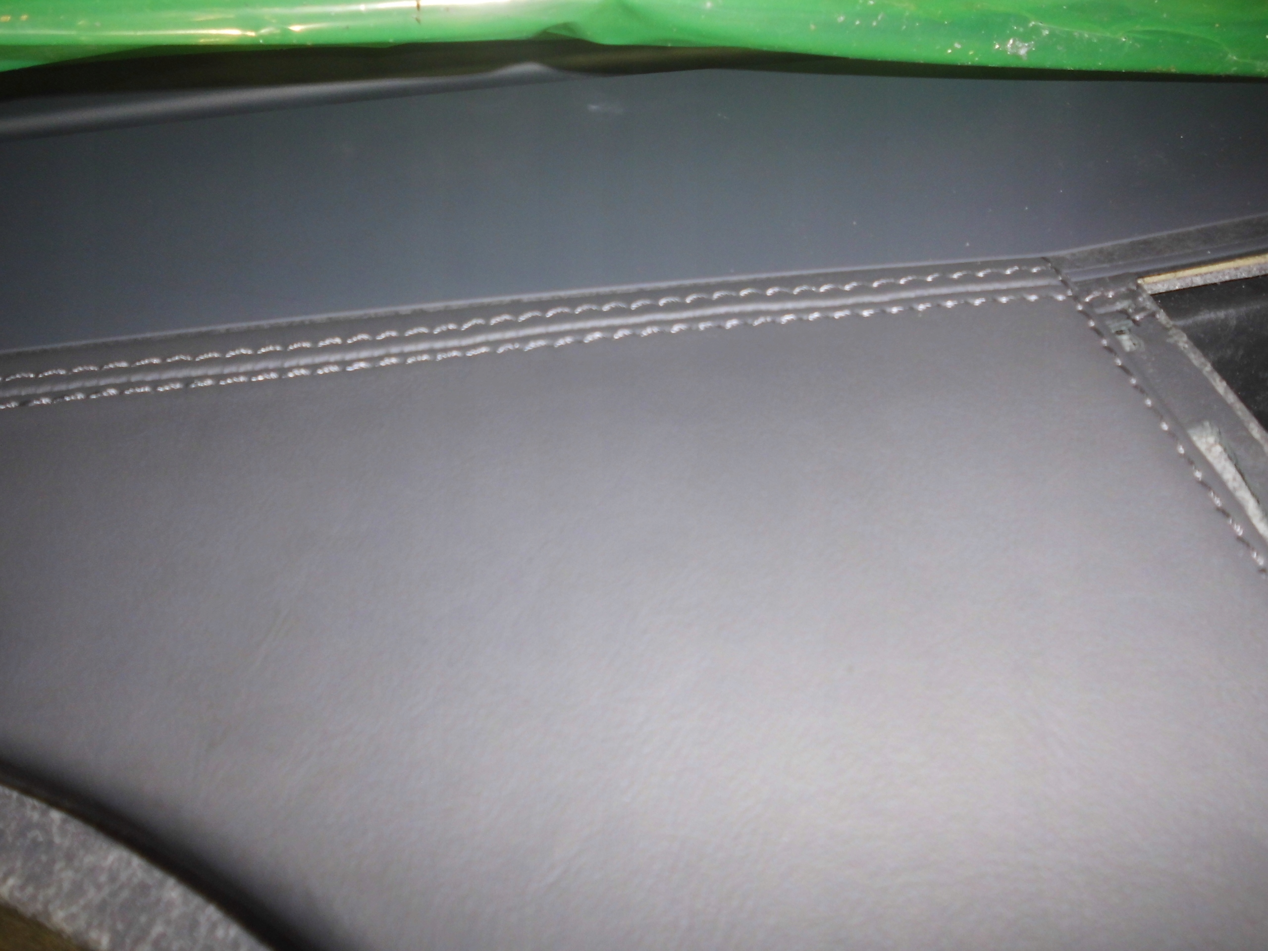 vw TOUAREG 7L6 консоль в