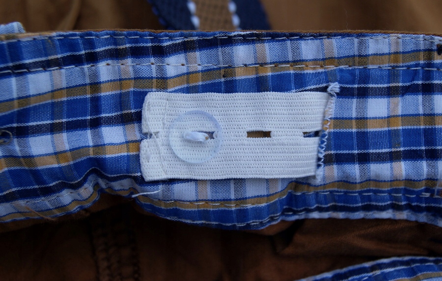 HK Nowe SPODENKI Chinosy bermudy Pasek - 140/146 Rozmiar (new) 140 (135 - 140 cm)