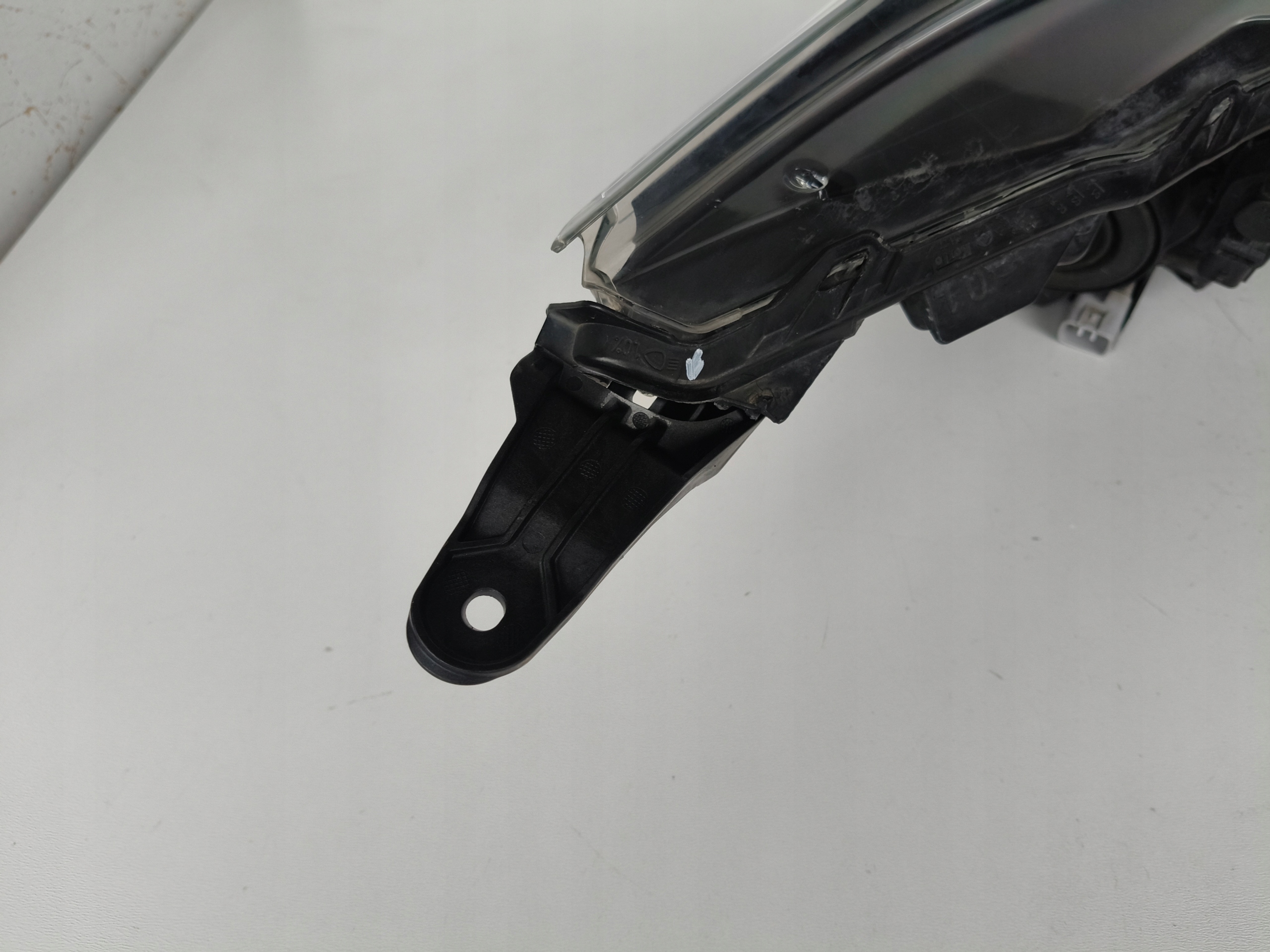 light left REFLEKTOR TOYOTA AYGO 18- LIFT LED