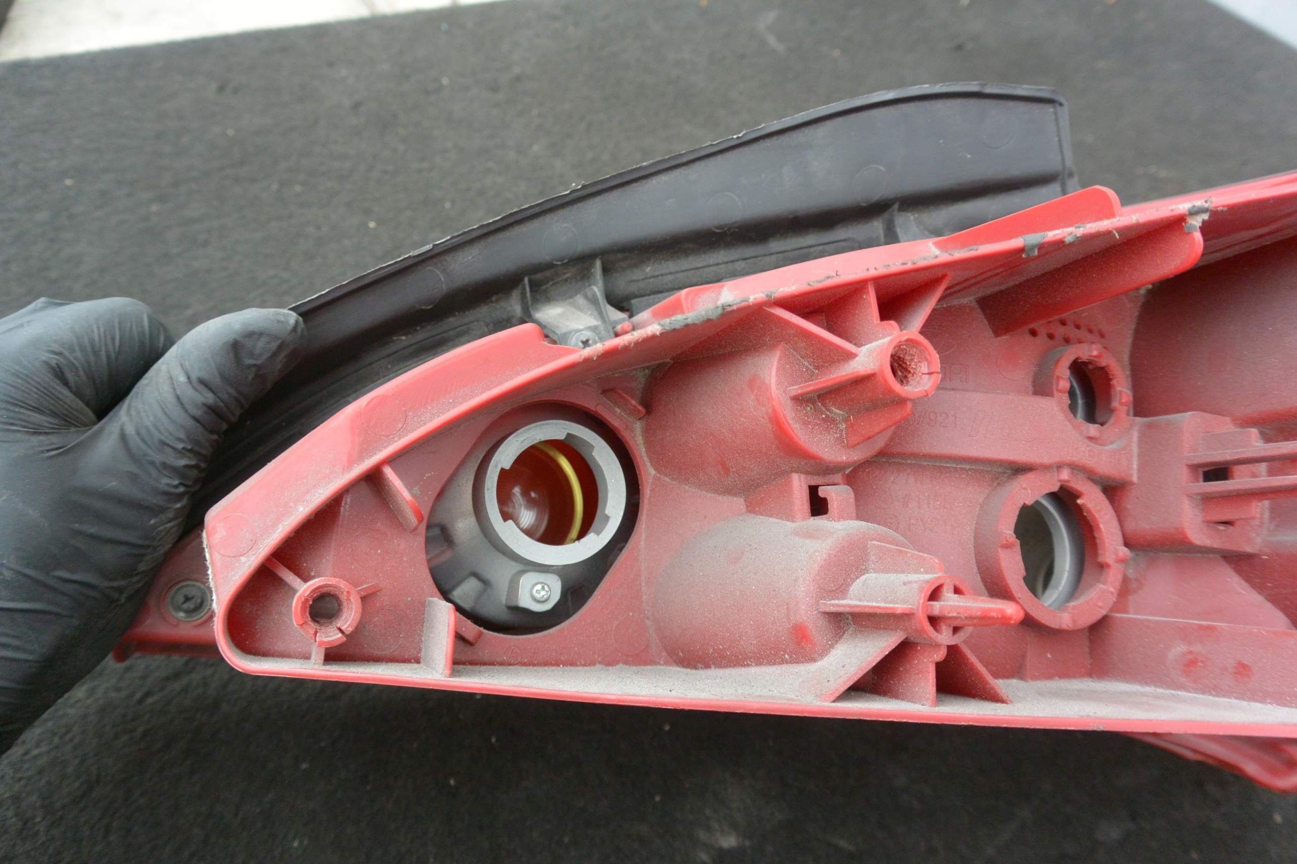 фонарь левый Hyundai Genesis 2009-2012R