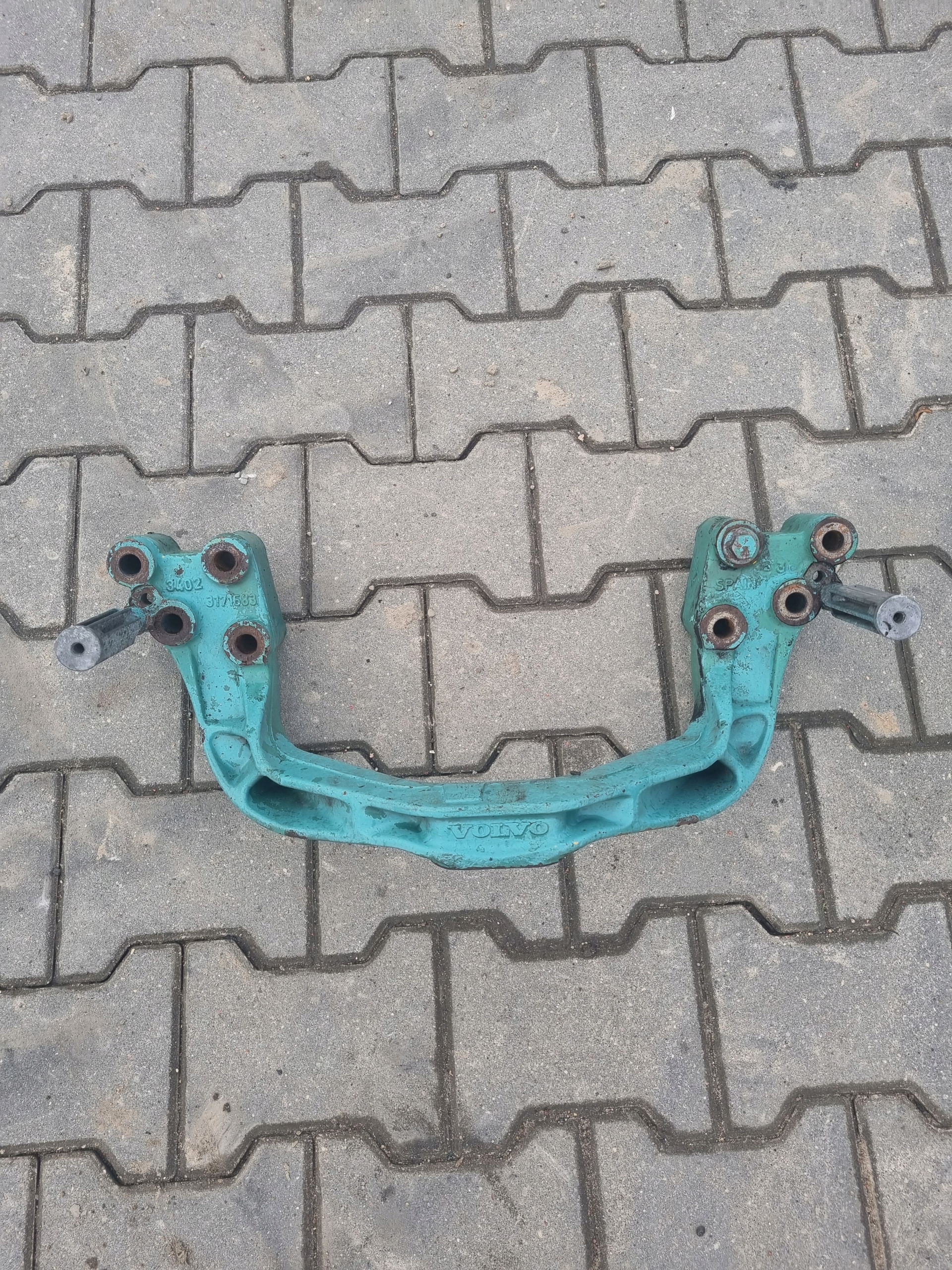 WSPORNIK ŁAPA MOCOWANIE SILNIKA PODUSZKI VOLVO FH FM 12 RENAULT MAGNUM DXI