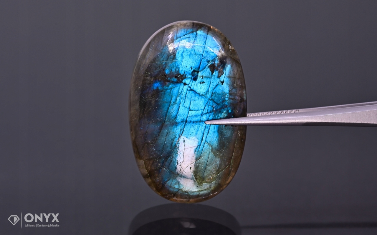 Labradorit kabošon ovál 35x23 mm