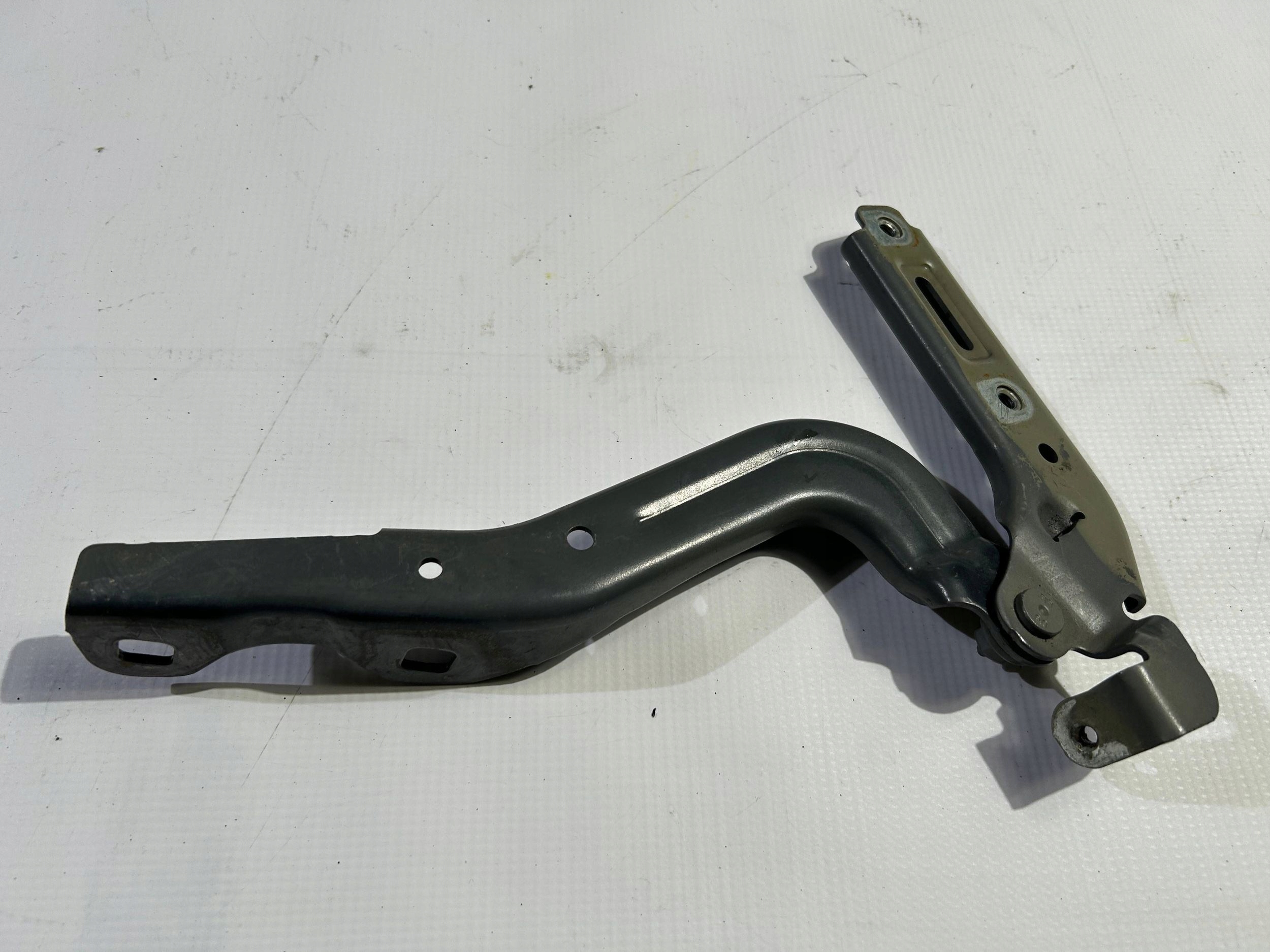 Charnière du capot Droite Chrysler Pacifica 2021