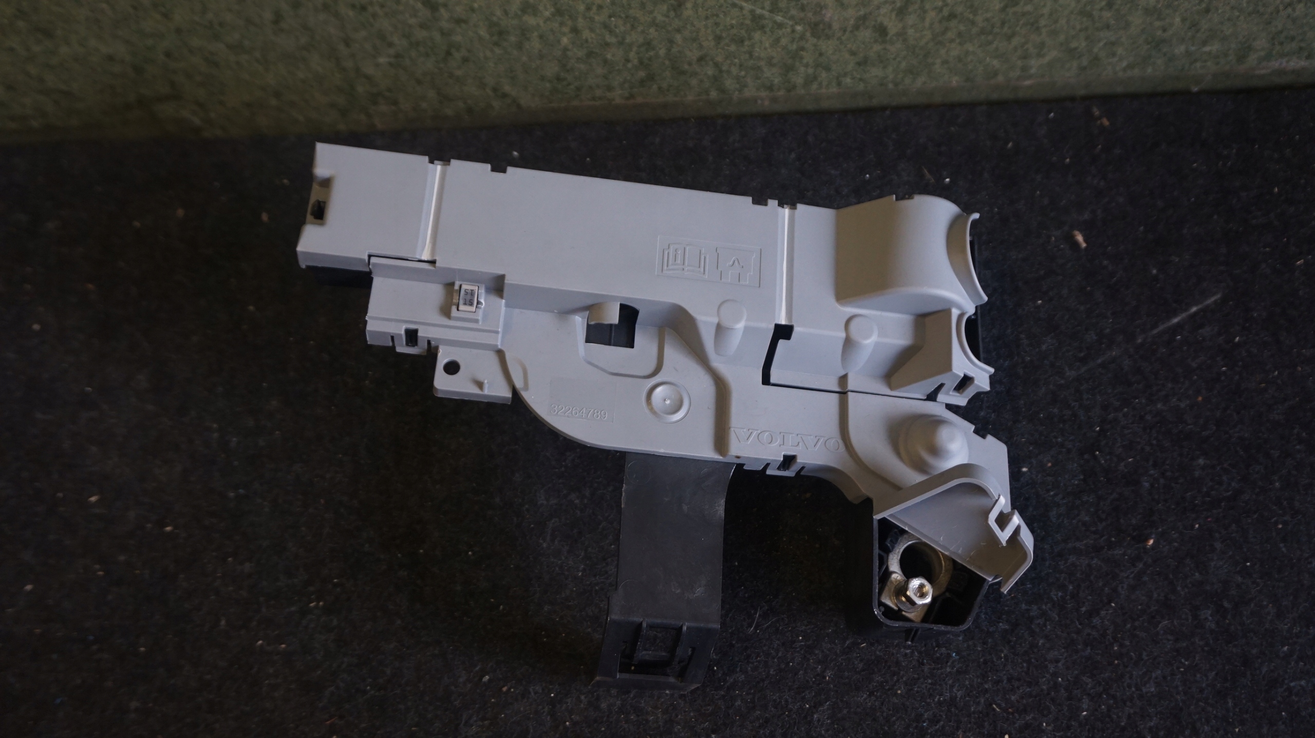 32200086 - Модель VOLVO V60 II S60 III