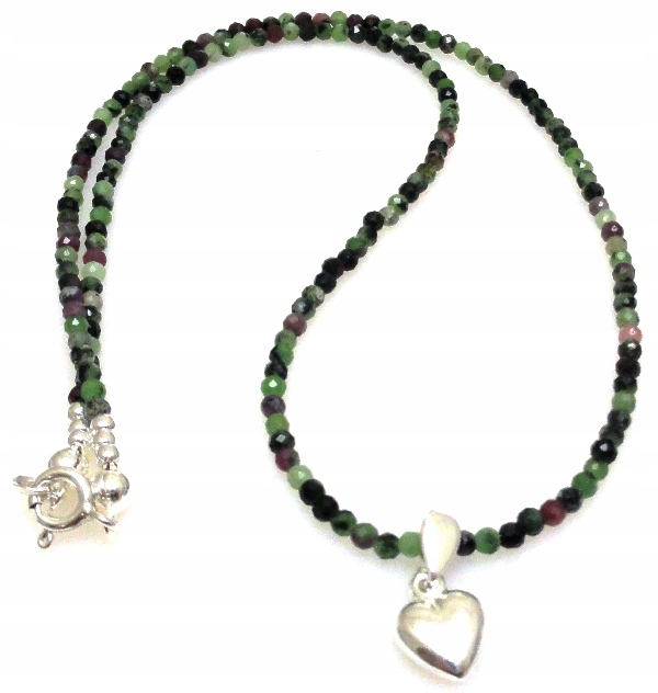 Náhrdelník zoisyt s rubínem, přírodní fazetovaná kulička 2,5 mm se srdíčkem