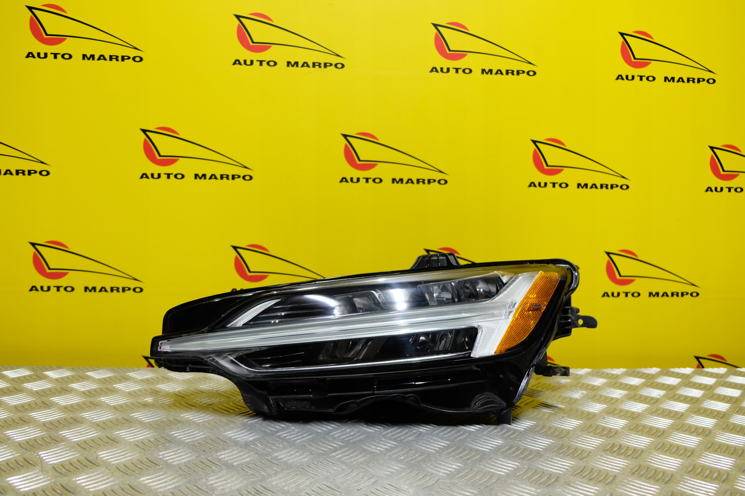 VOLVO S60 V60 2018- REFLEKTOR LAMPA MID LED L USA Numer katalogowy części 32228876-LEWA