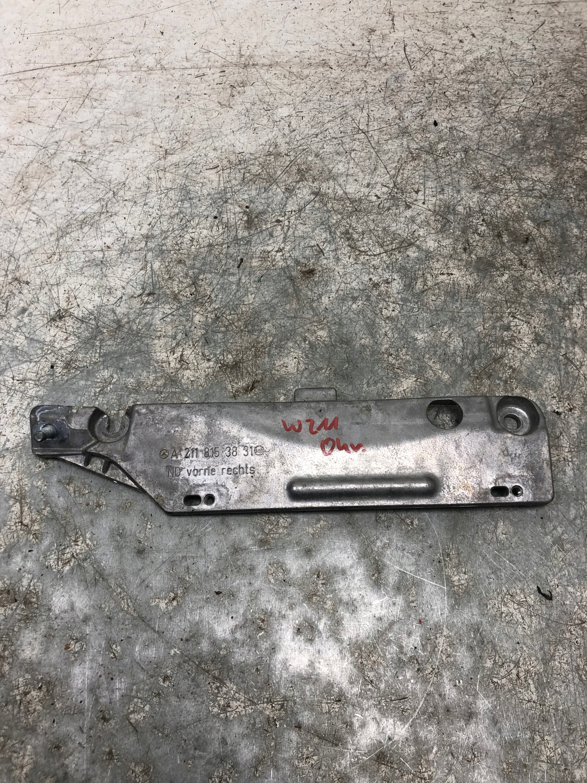 poignée console MERCEDES W211 A2118153831