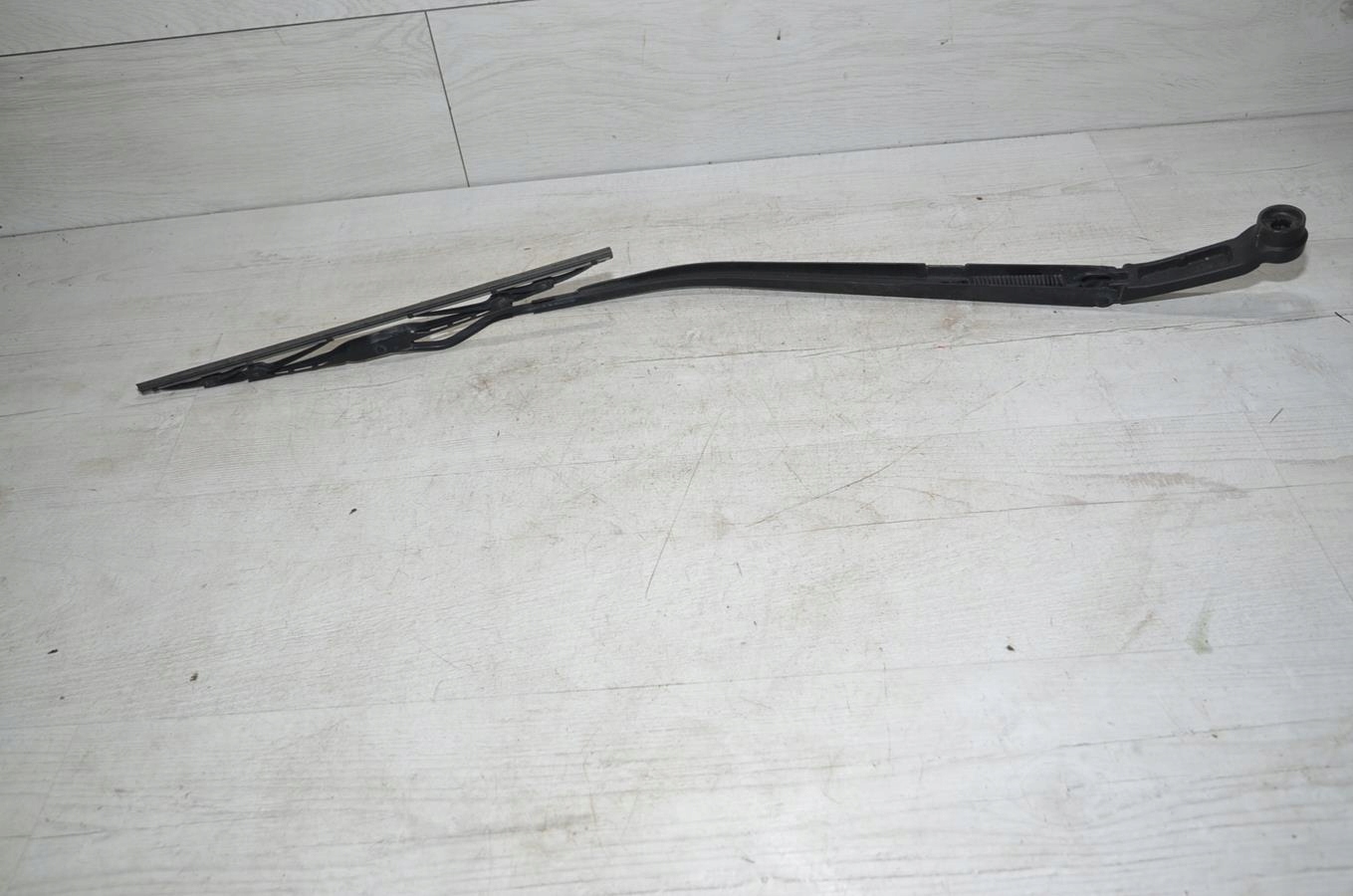 wiper arm right Hyundai i20 II lift 5d