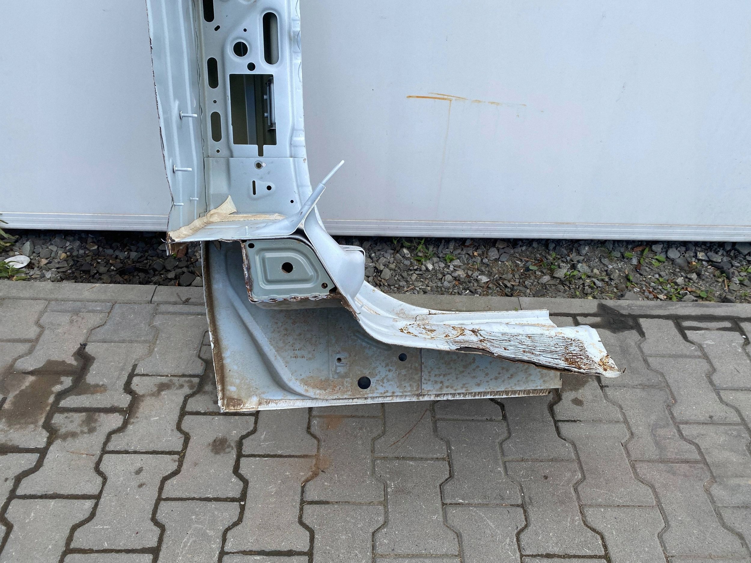 pillar threshold left pillar C GMC Sierra V Chevrolet Silverado 2019+