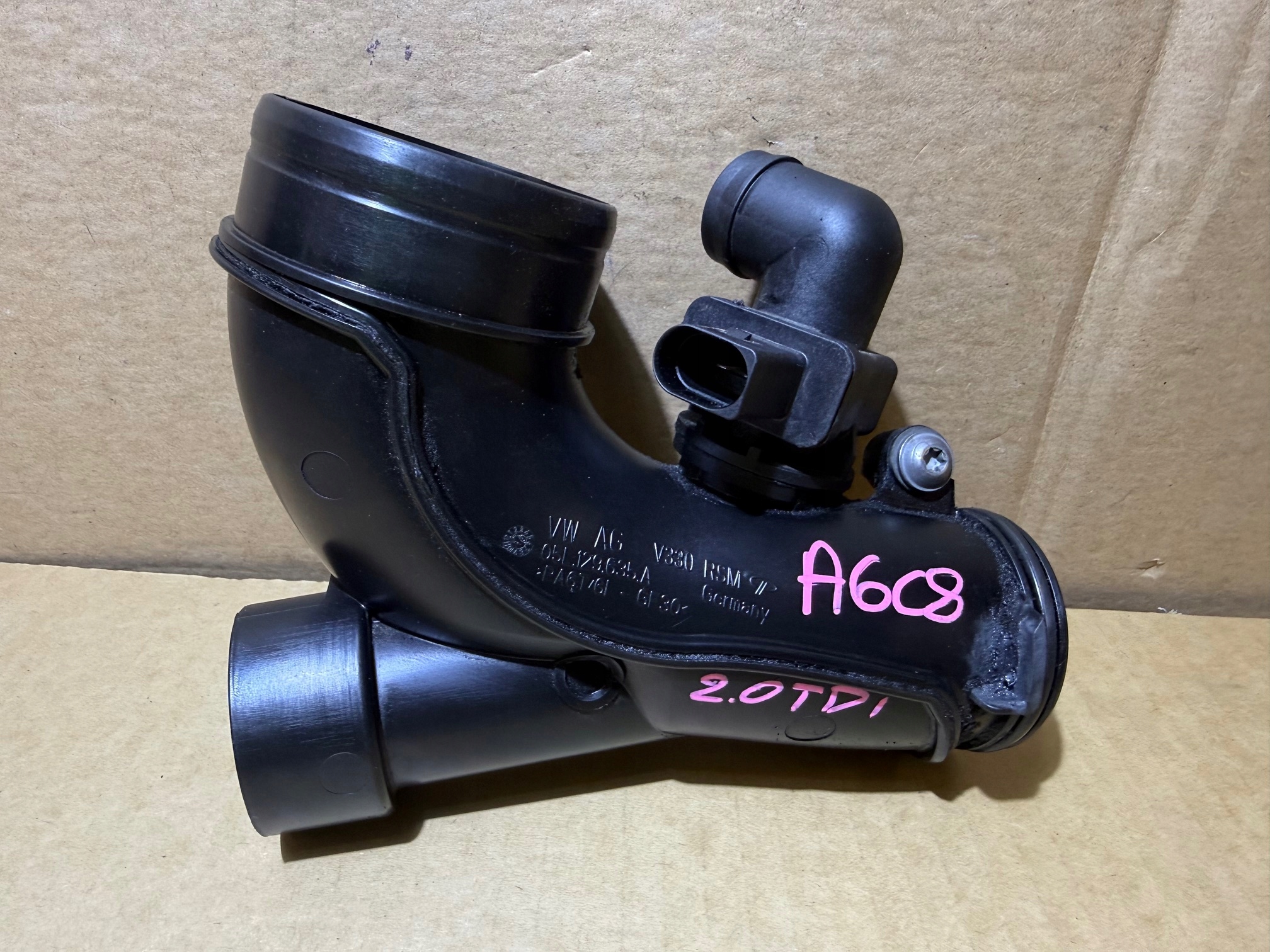 AUDI A6 C8 2.0 TDI rohr DOLOT KROCIEC luft 05L129635A