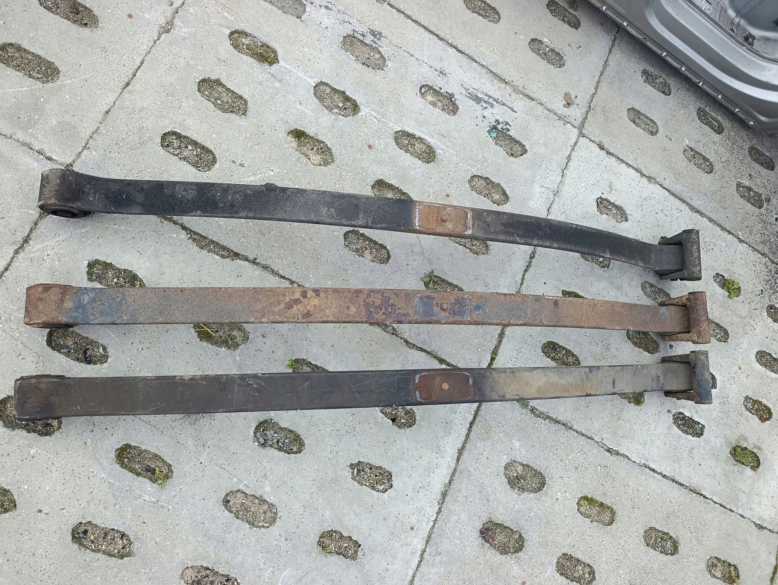 MB SPRINTER W906 VW CRAFTER RESOR PIÓRO TYŁ TYLNY RESORY