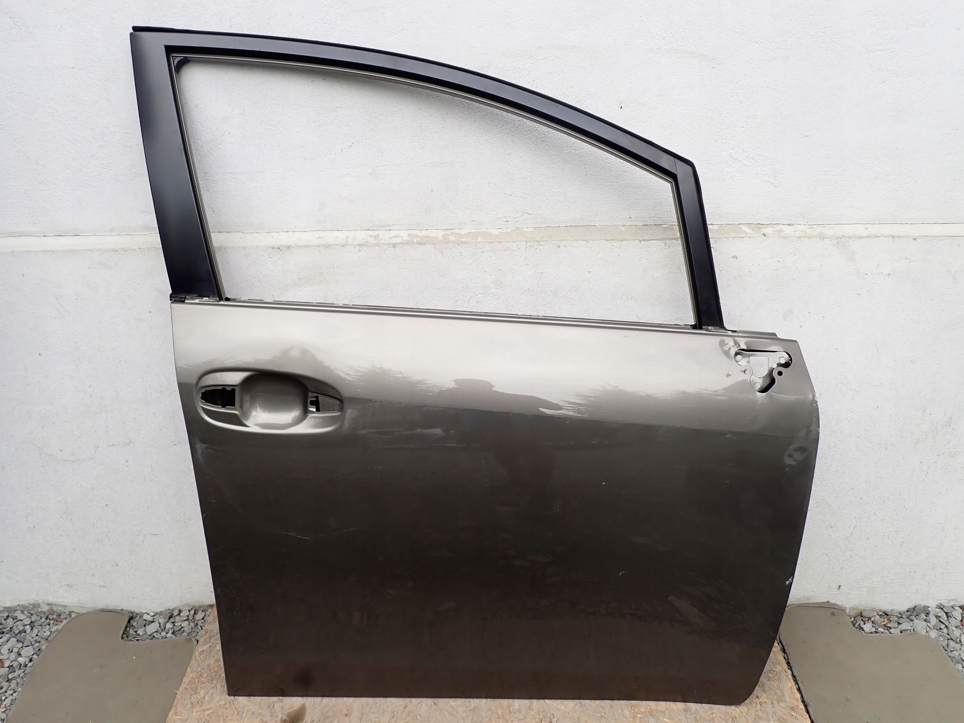 door right front right front TOYOTA VERSO R2 2009-2018R 670010F020