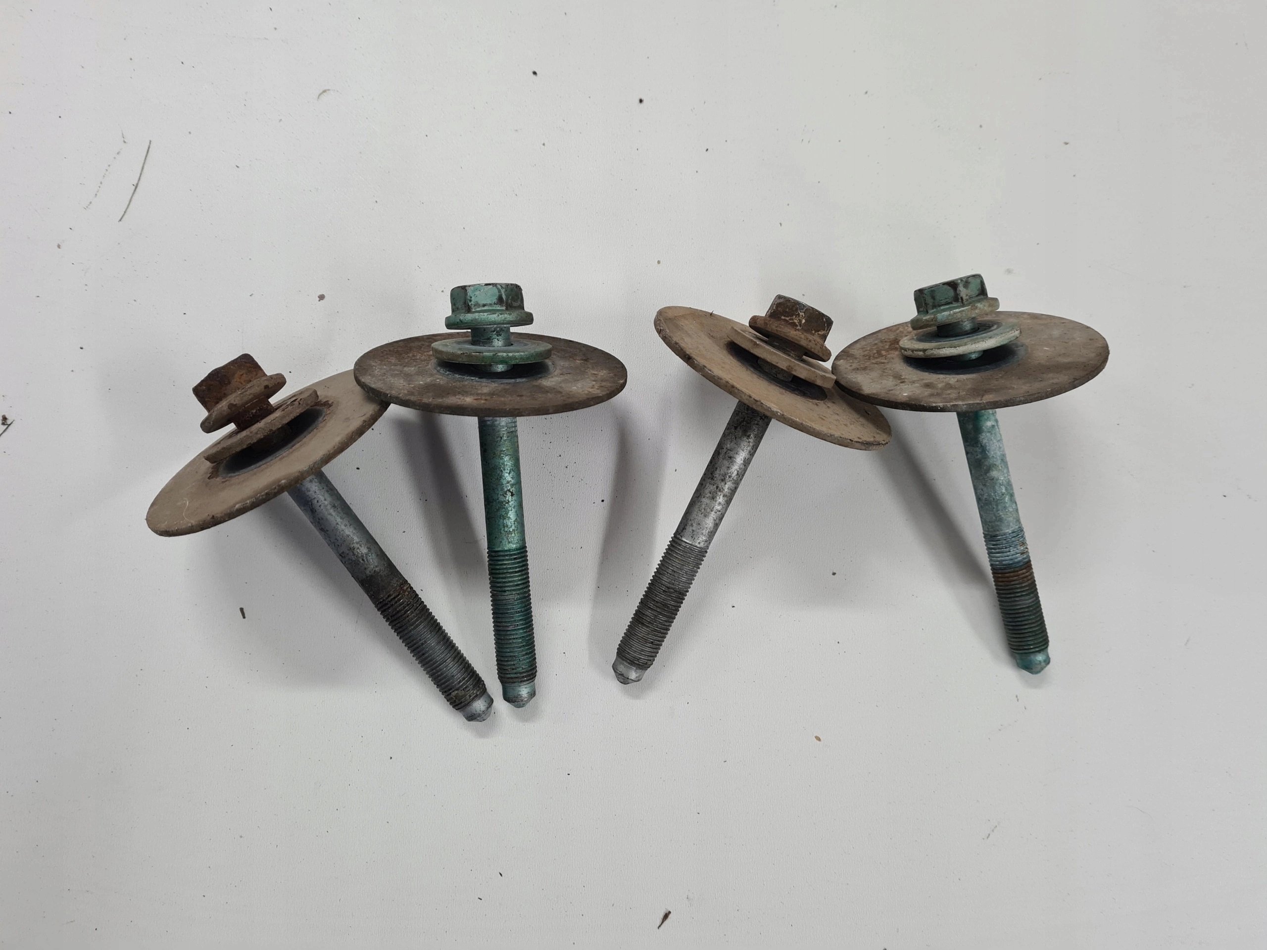 Винт болт монтажные винты для саней VW T5