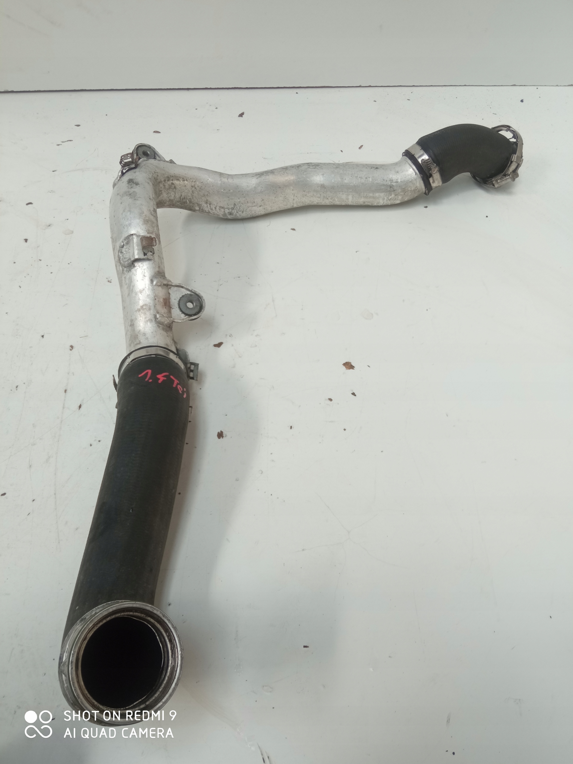 1K0145832F - VW GOLF 5 V PLUS + 1.4 TSI ИНТЕРКУЛЕР ШЛАНГ