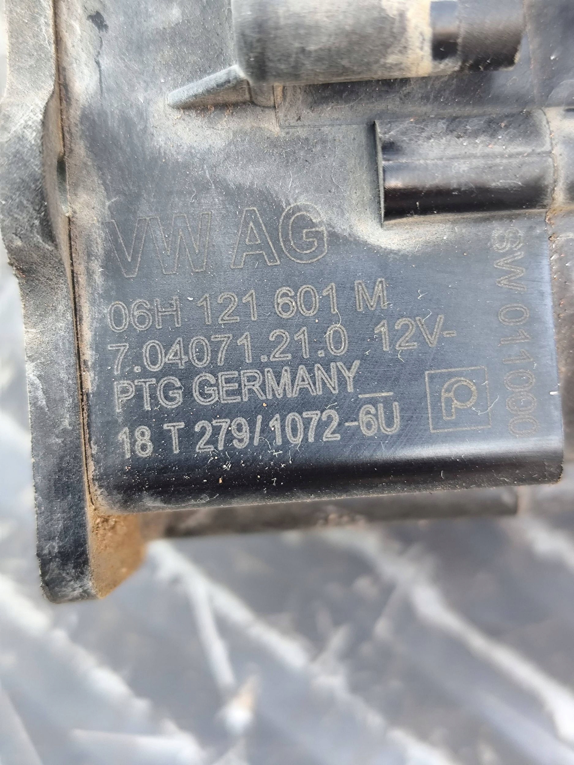 PORSCHE MACAN 95B LIFT water pump 06H121601M