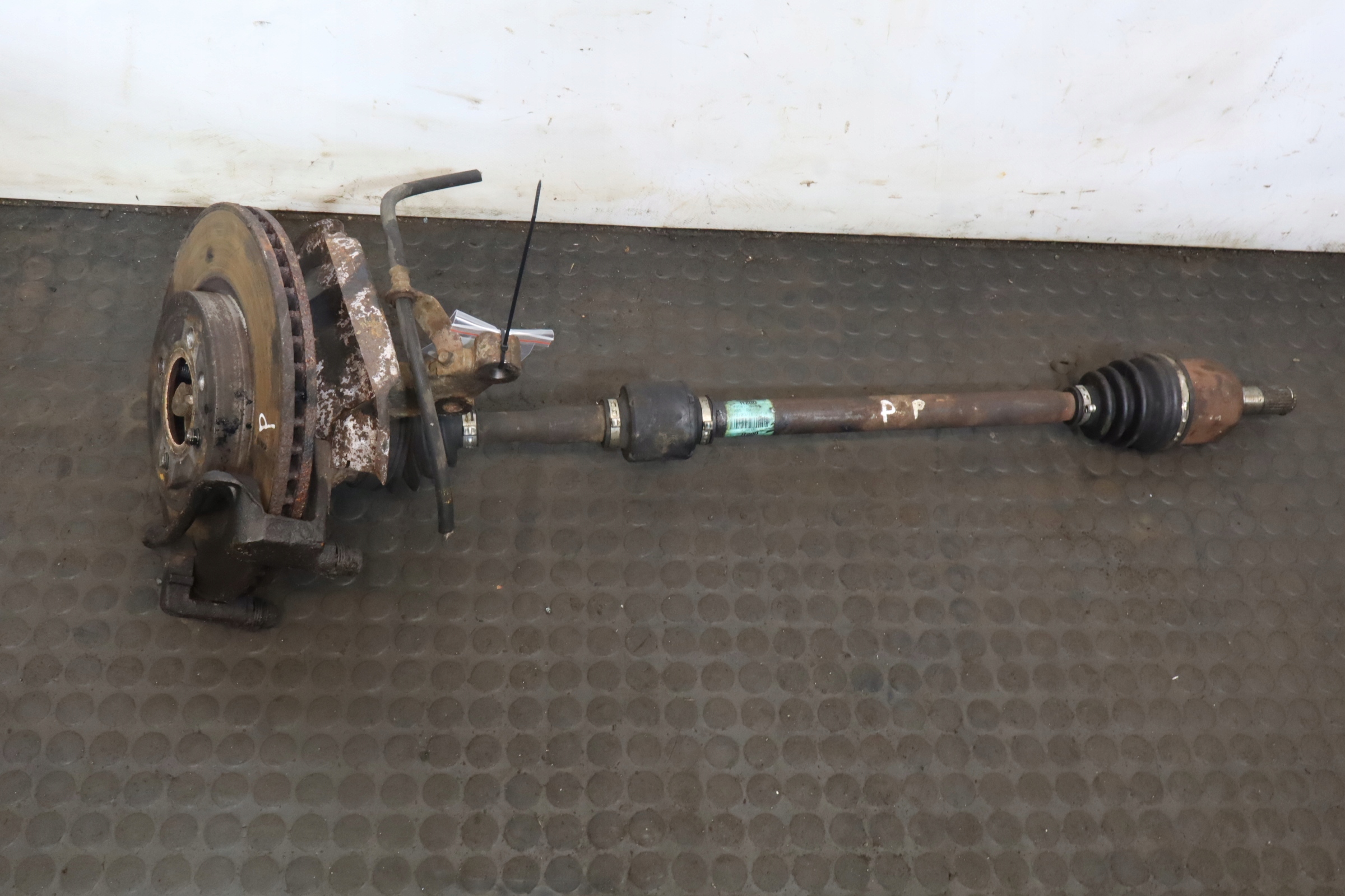 поворотный кулак kia RIO III