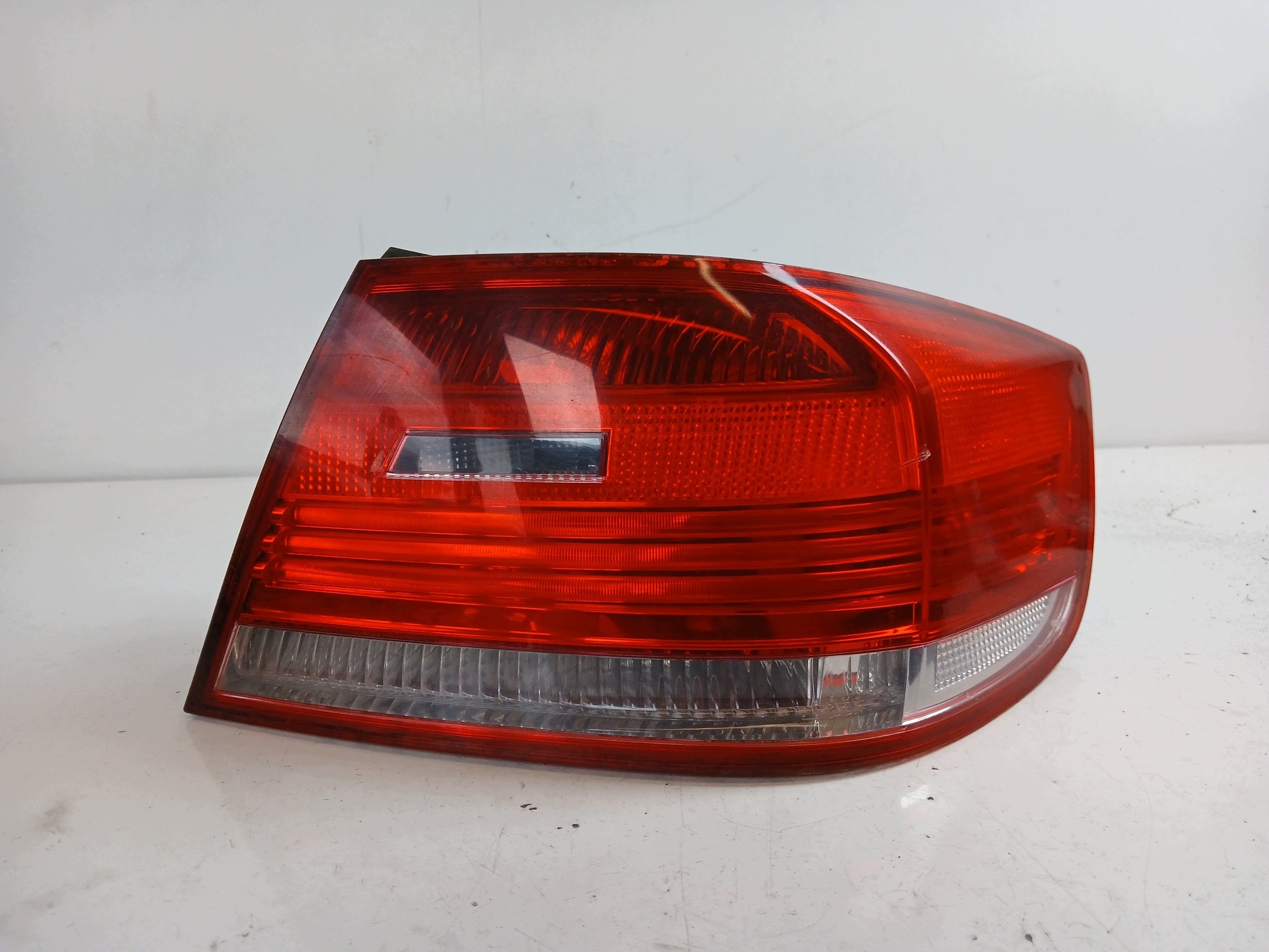 BMW E92 COUPE light right rear part W fender 7174404 UK pre facelift