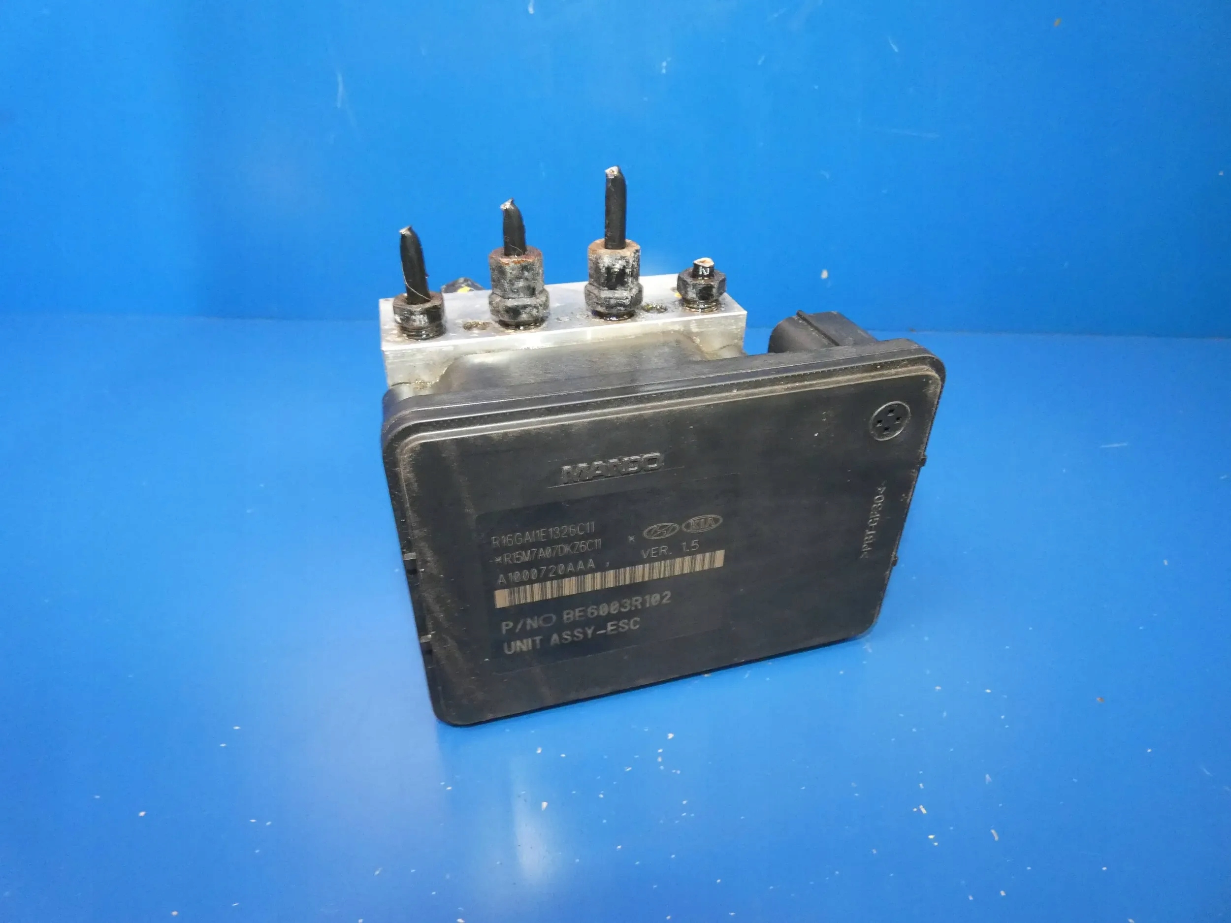Hyundai Tucson III SPORTAGE IV pump ABS control unit