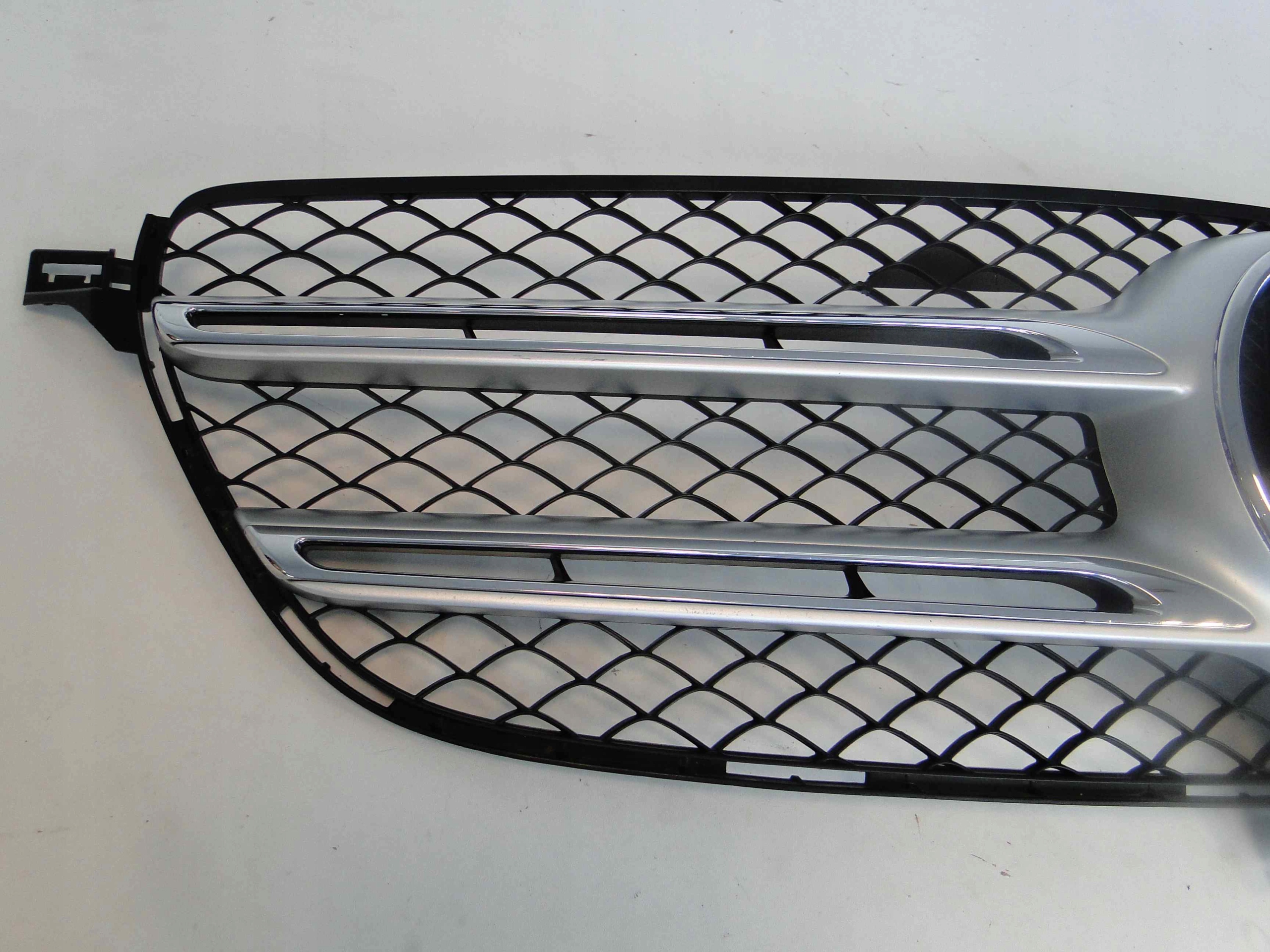 MERCEDES GLE W166 166 GRILL ATRAPA BEZ RADARU Typ samochodu 4x4/SUV