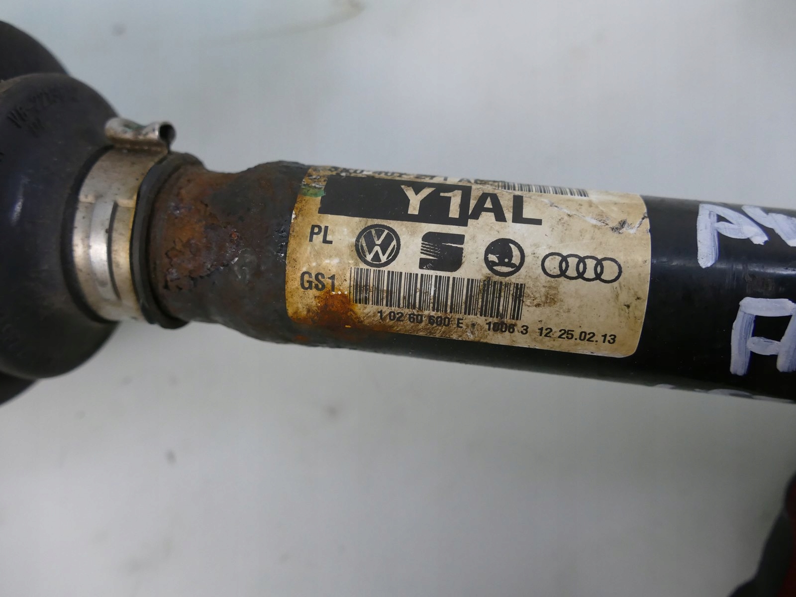 AUDI A4 B8 LIFT S-LINE 2.0 TDI semi-axis front