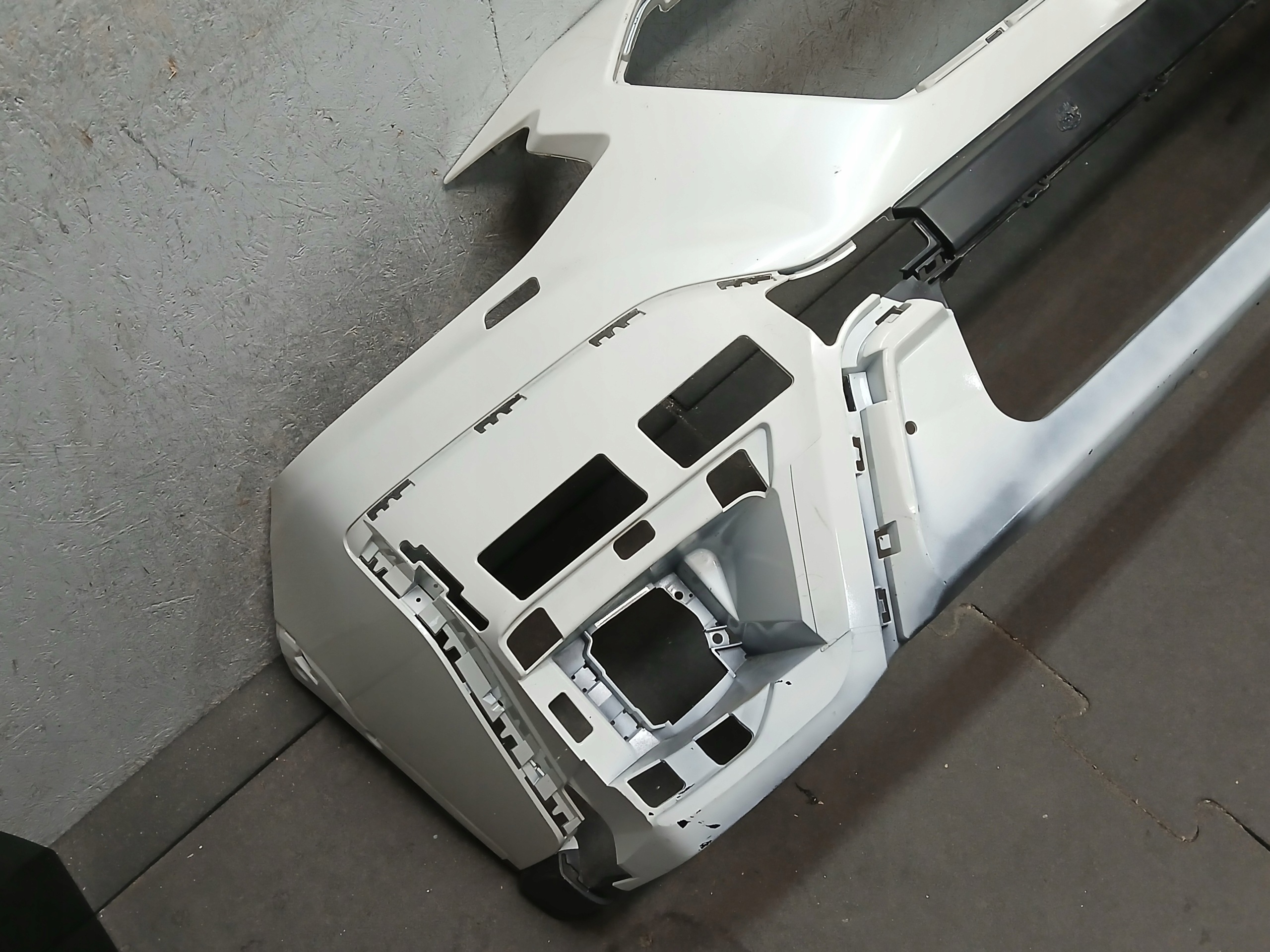 bumper front SUBARU OUTBACK VI 6 21