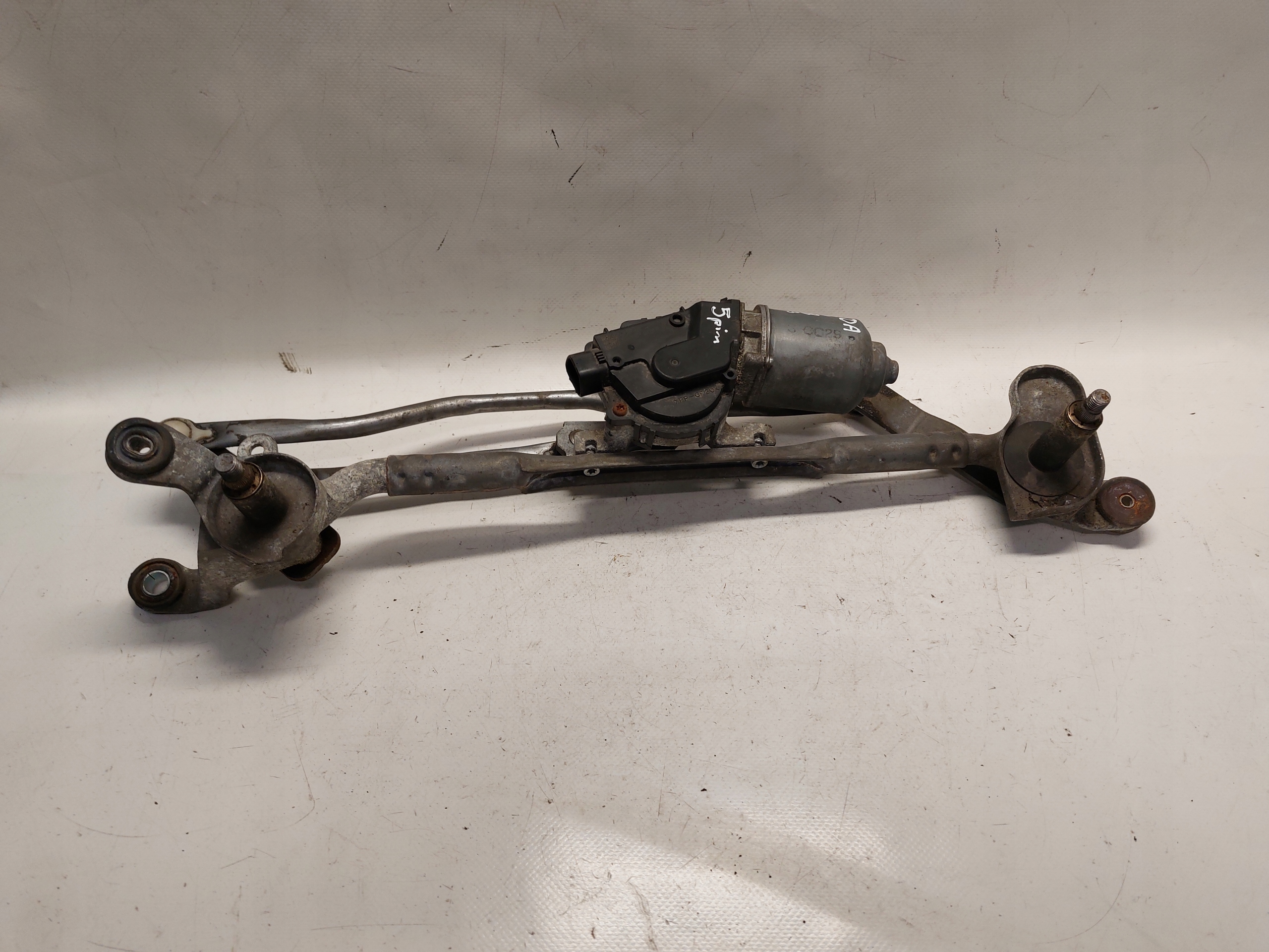 mechanismus stěračů předek MAZDA 5